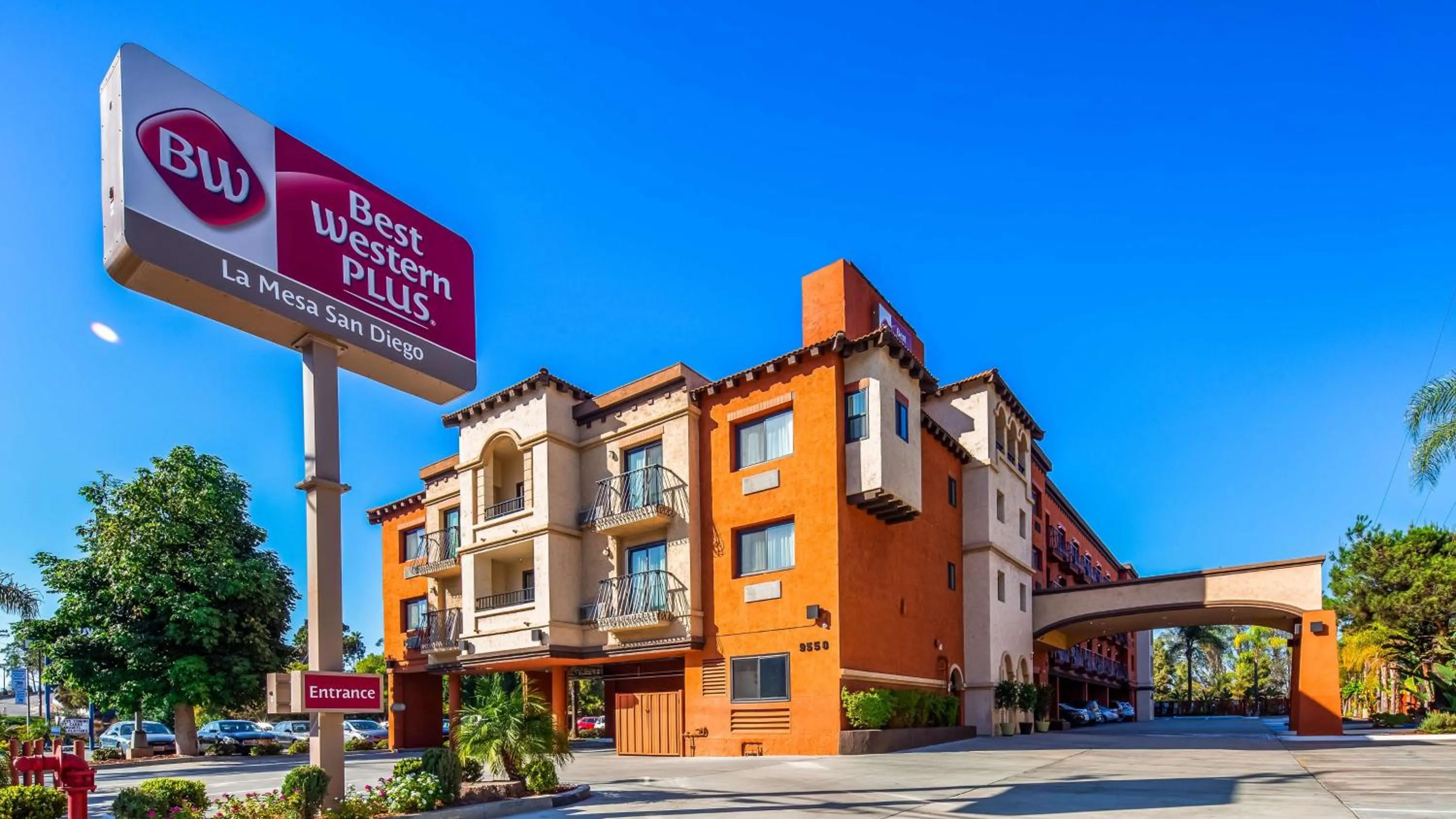 Property building in Best Western PLUS La Mesa San Diego