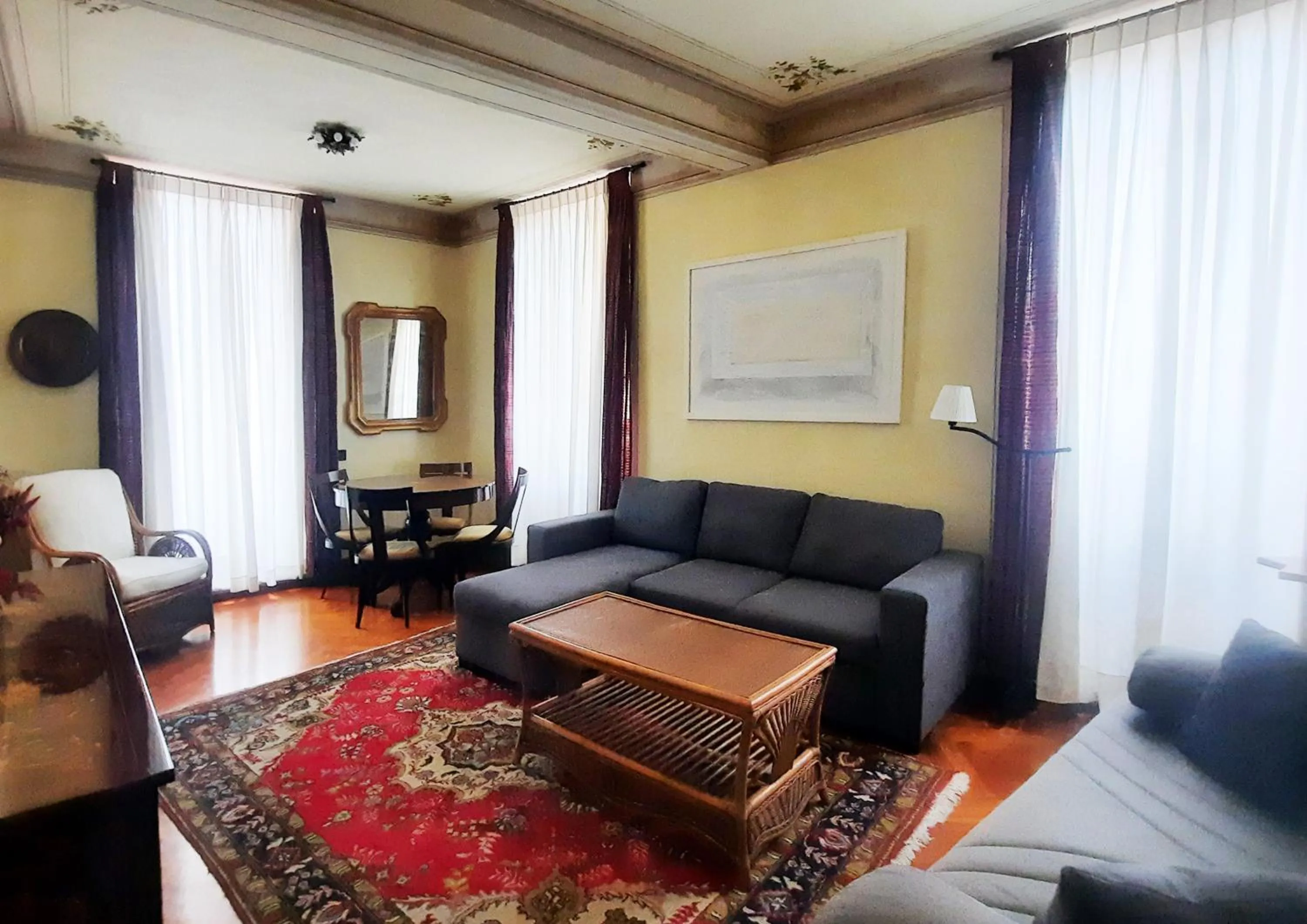 Ecco Marino Casa Vacanze