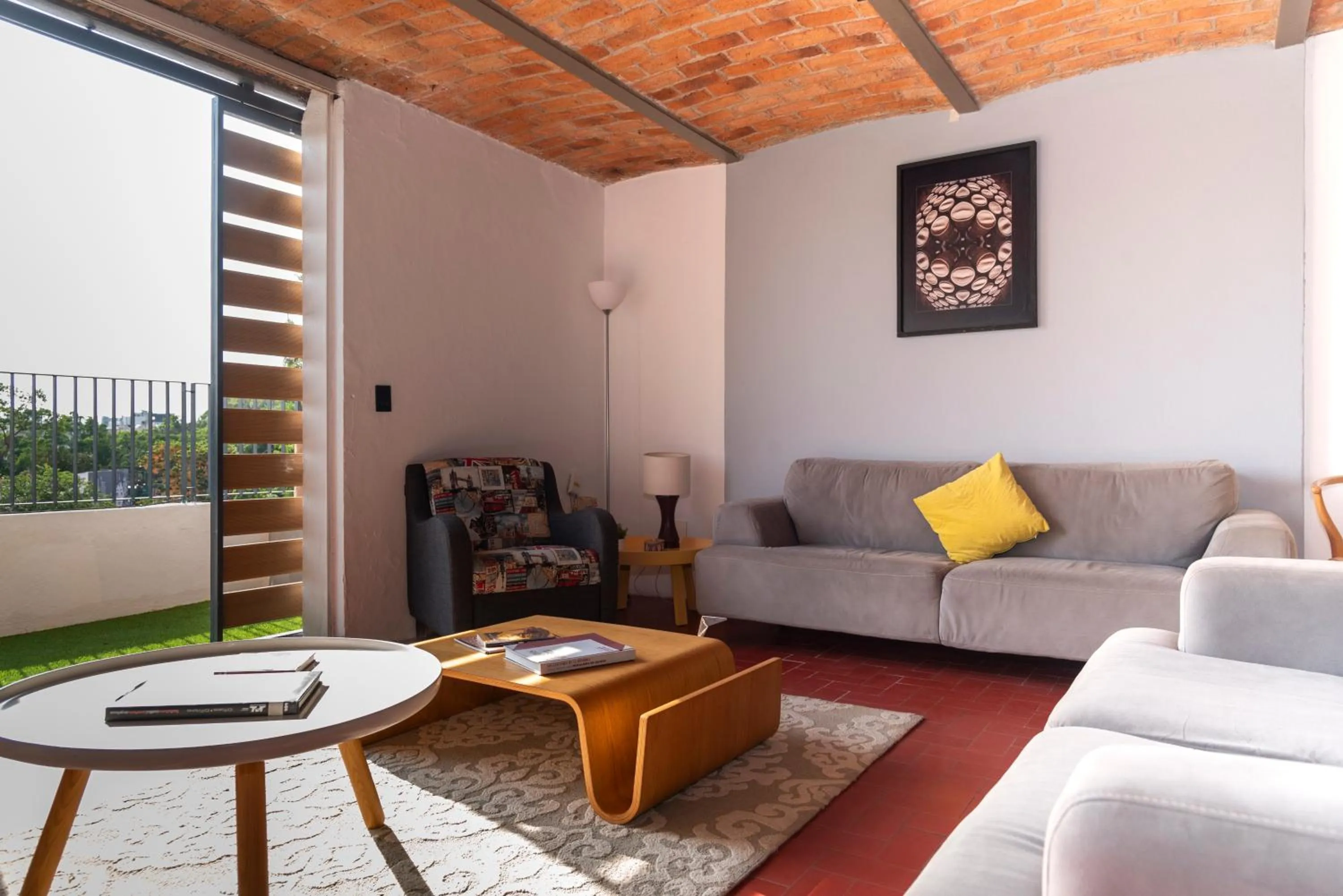 Communal lounge/ TV room in Hostel Nube Mía