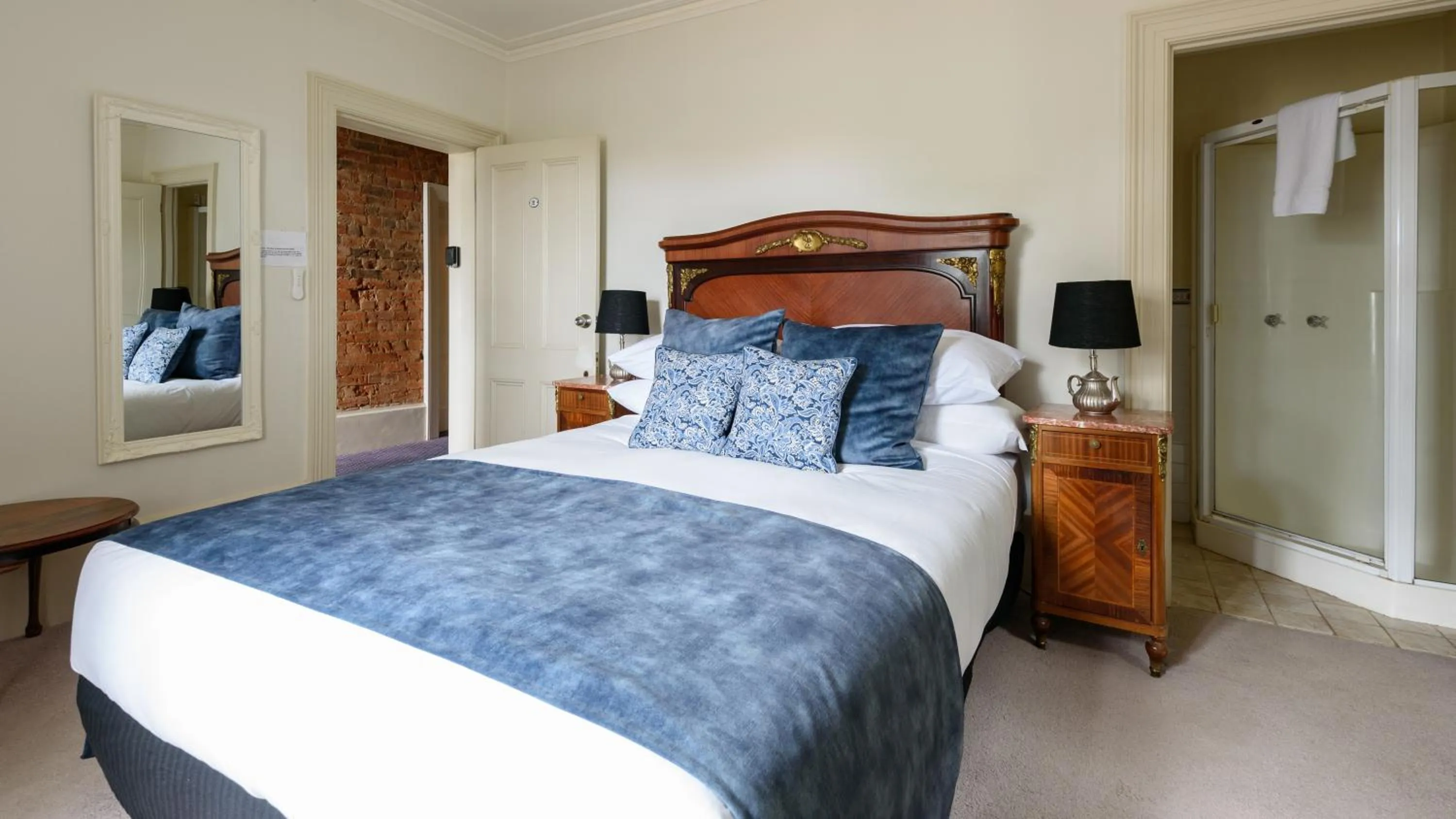 Bedroom, Bed in Albert Hotel Daylesford