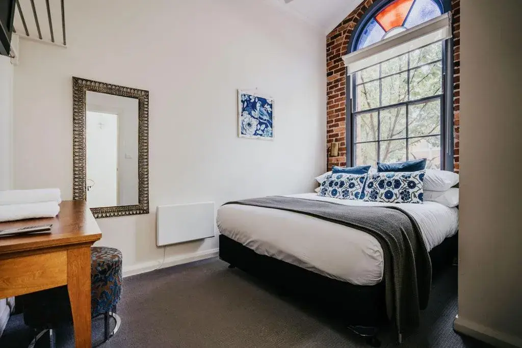 Two-Bedroom Apartment with Spa Bath in Albert Hotel Daylesford Two-Bedroom Apartment with Spa Bath in Albert Hotel Daylesford