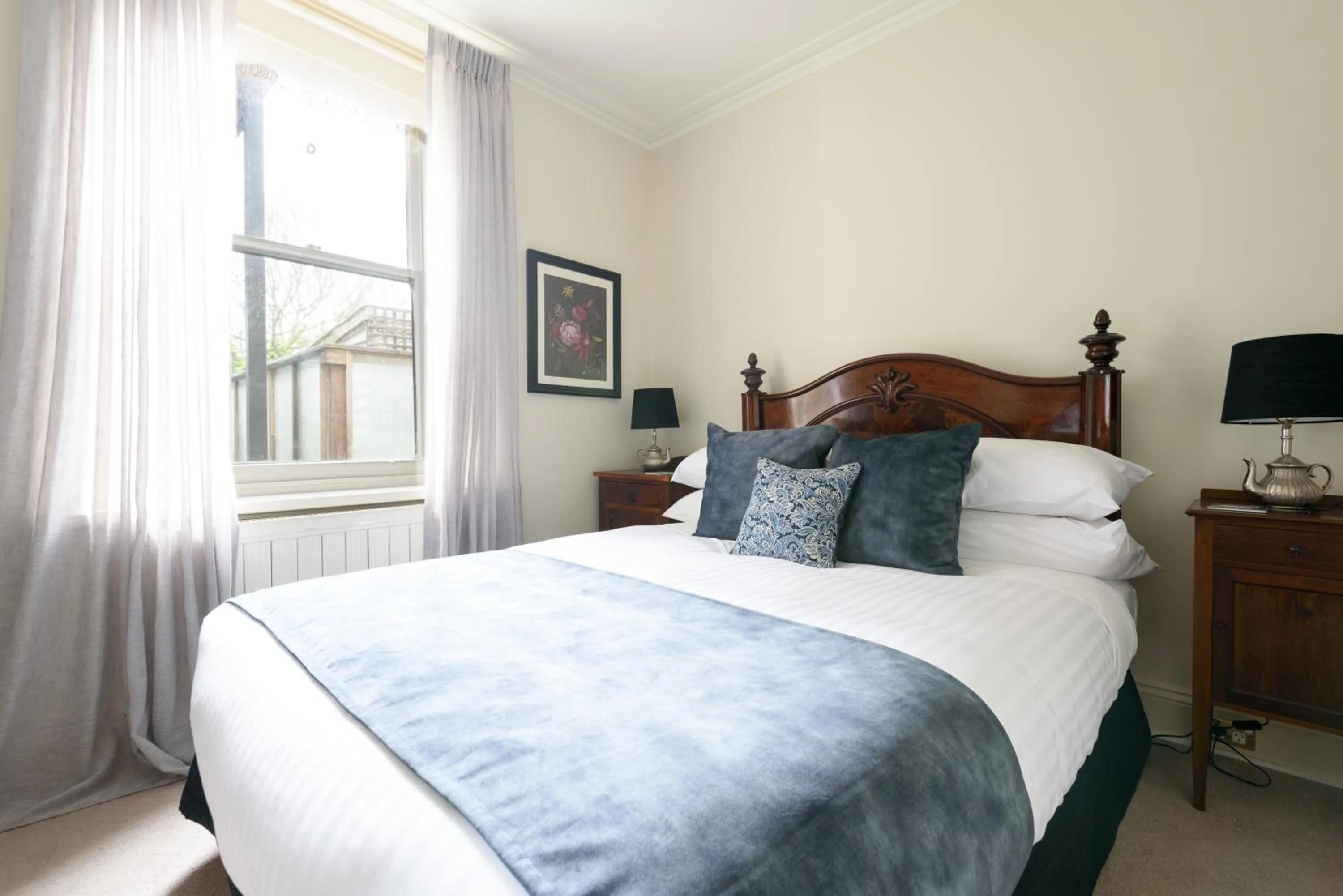 Bedroom, Bed in Albert Hotel Daylesford