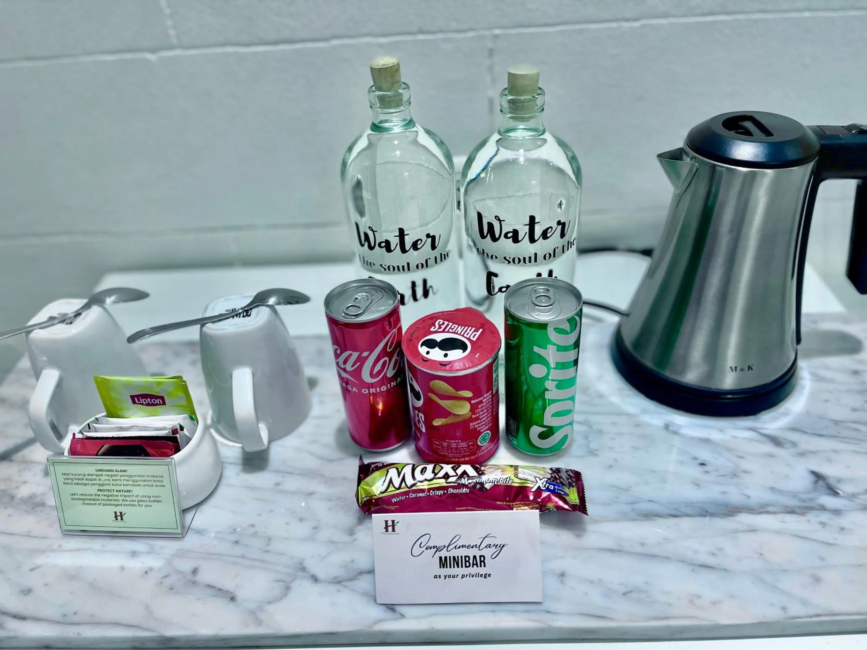 Food and drinks in Hemangini Hotel Bandung