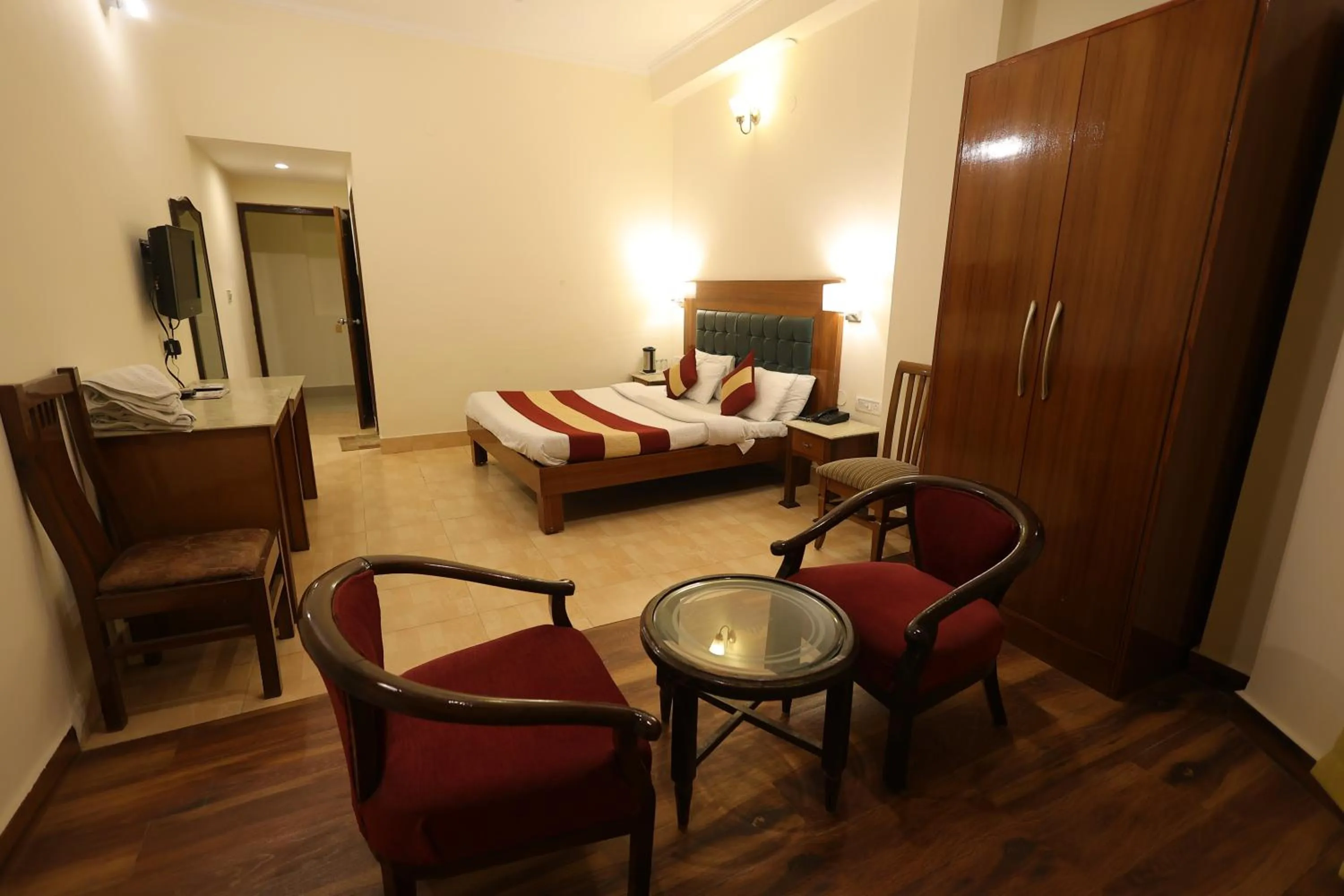 Bedroom, Bed in Riverside Resorts