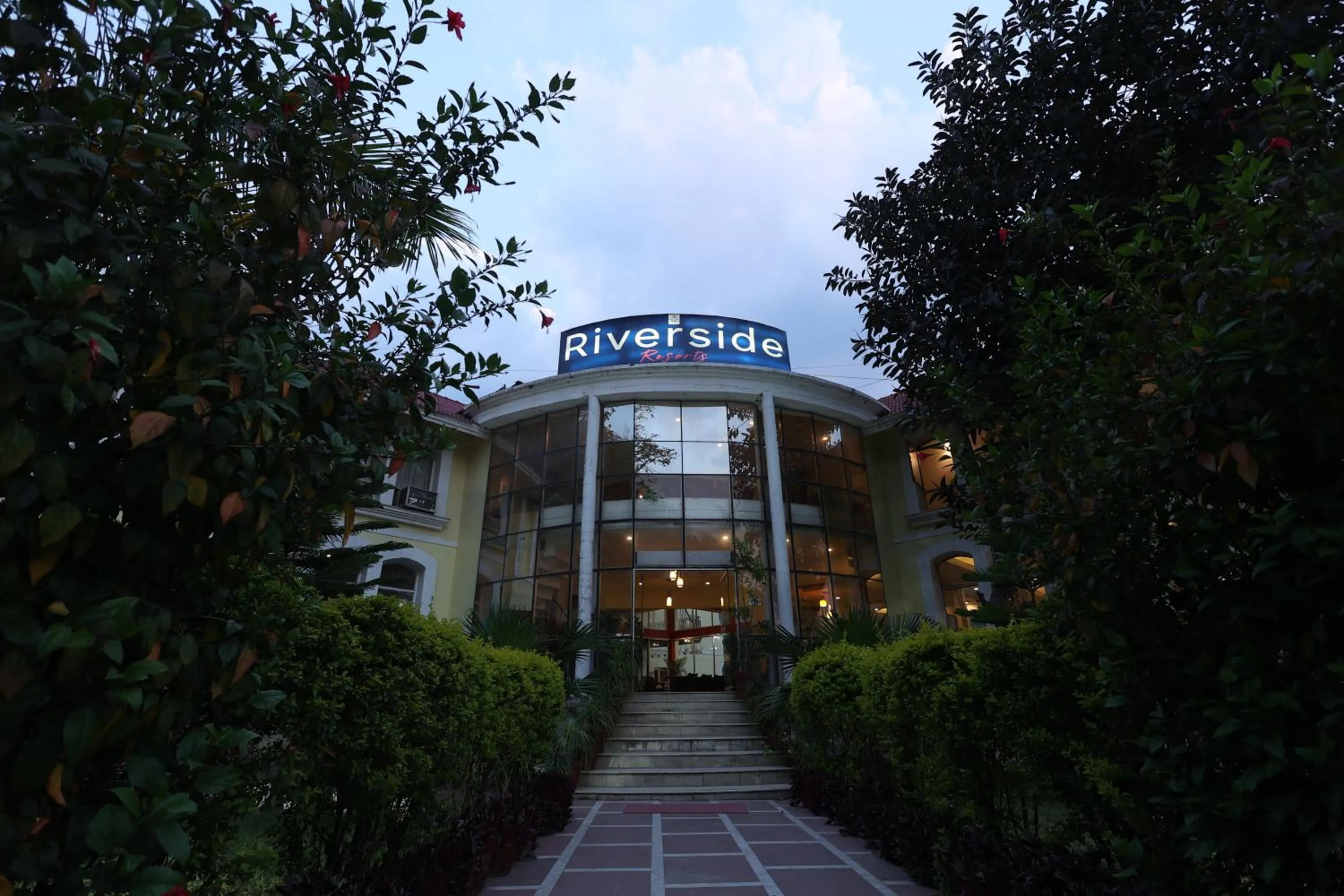 Facade/entrance in Riverside Resorts