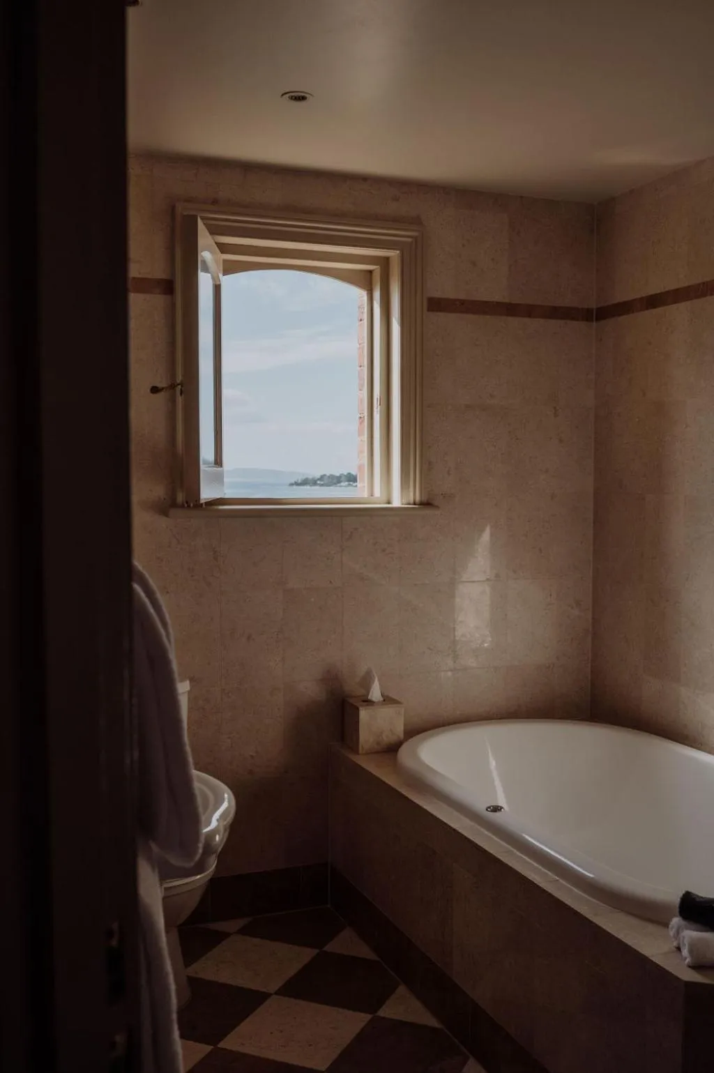 Bath in Grande Vue Hotel