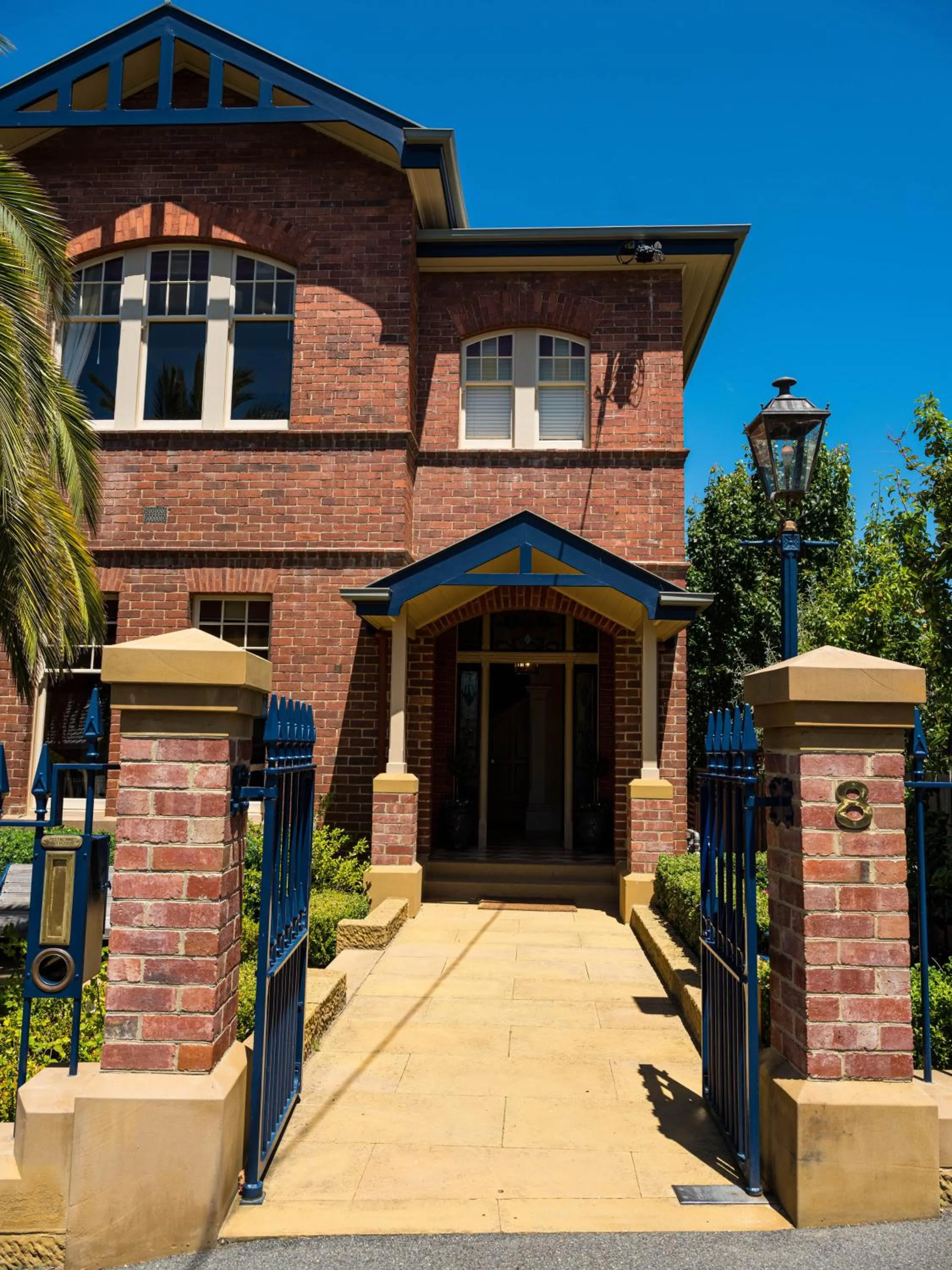 Facade/entrance in Grande Vue Hotel