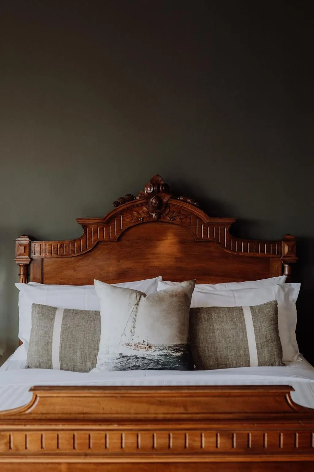 Bed in Grande Vue Hotel