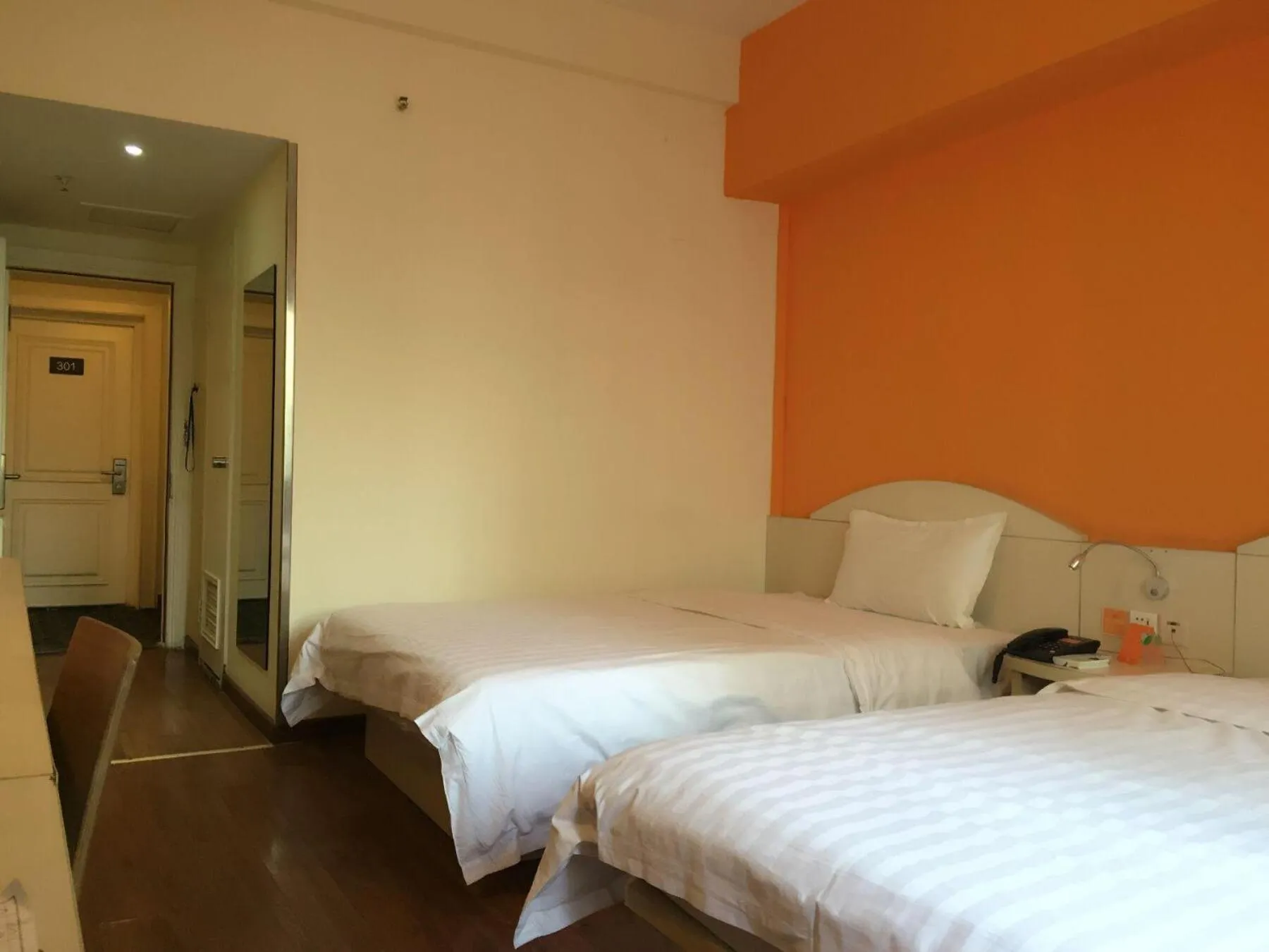 7Days Inn Zhujiang Road Subway station