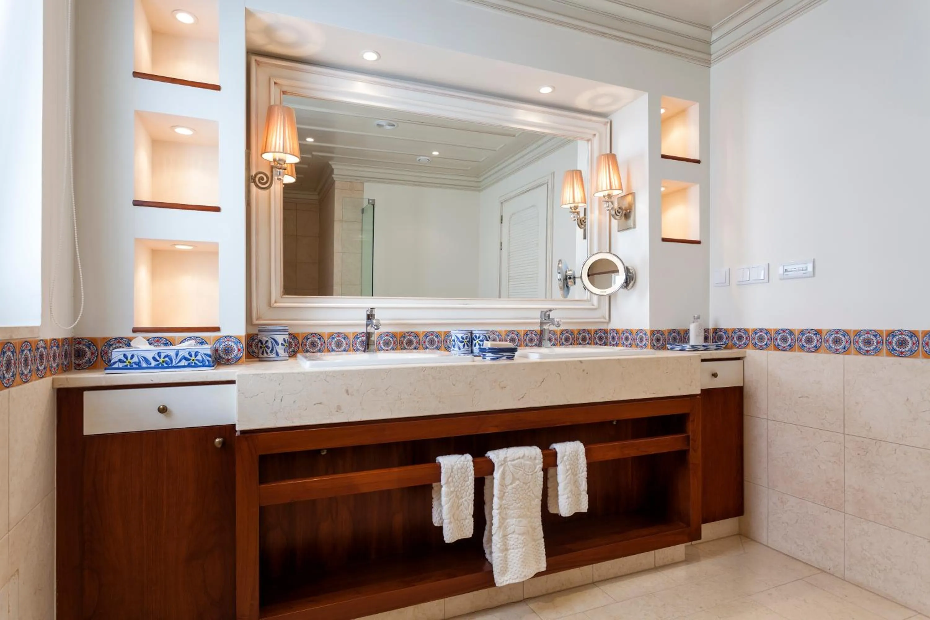 Bathroom in Residence Estrela do Mar