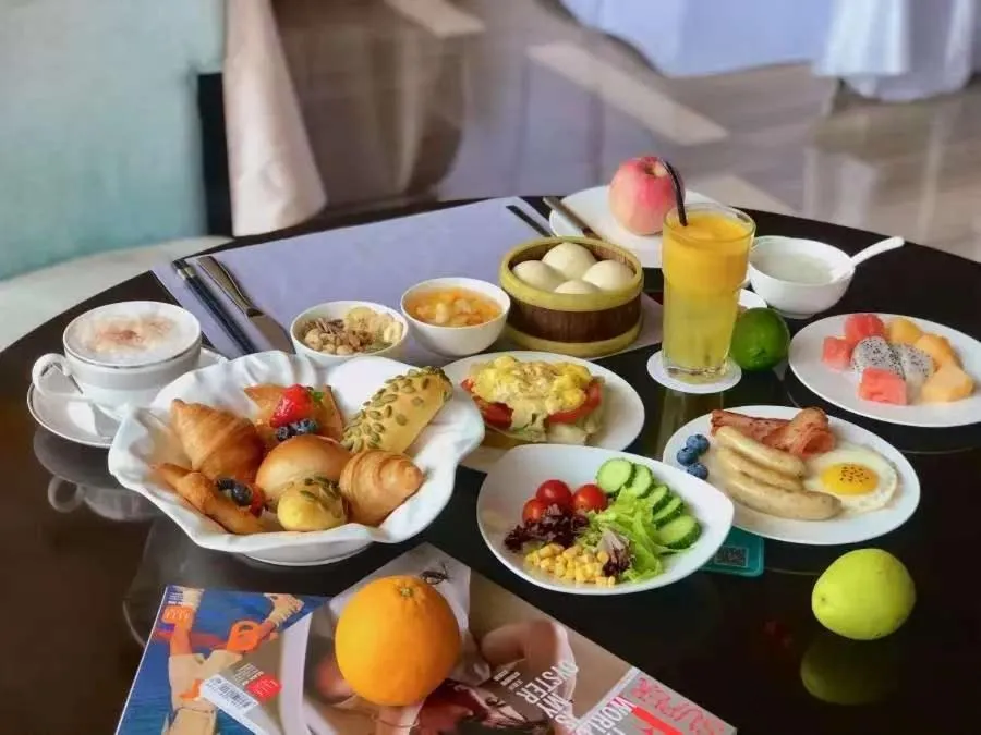 Breakfast in Pullman Haining