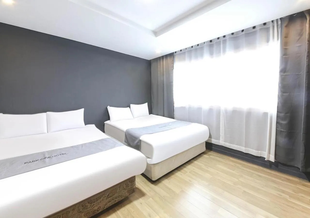 Bed in Jeju Parkside Tourist Hotel