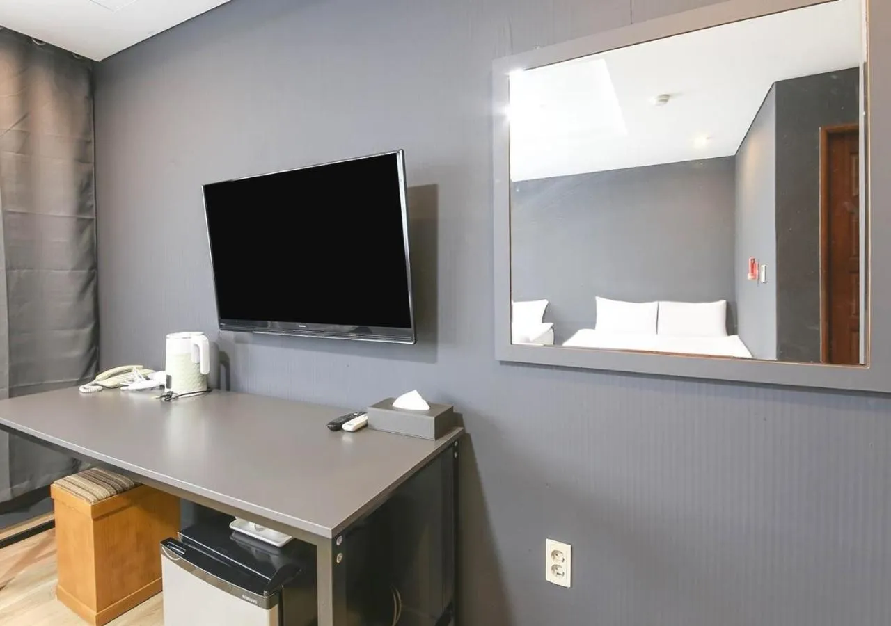 Jeju Parkside Tourist Hotel