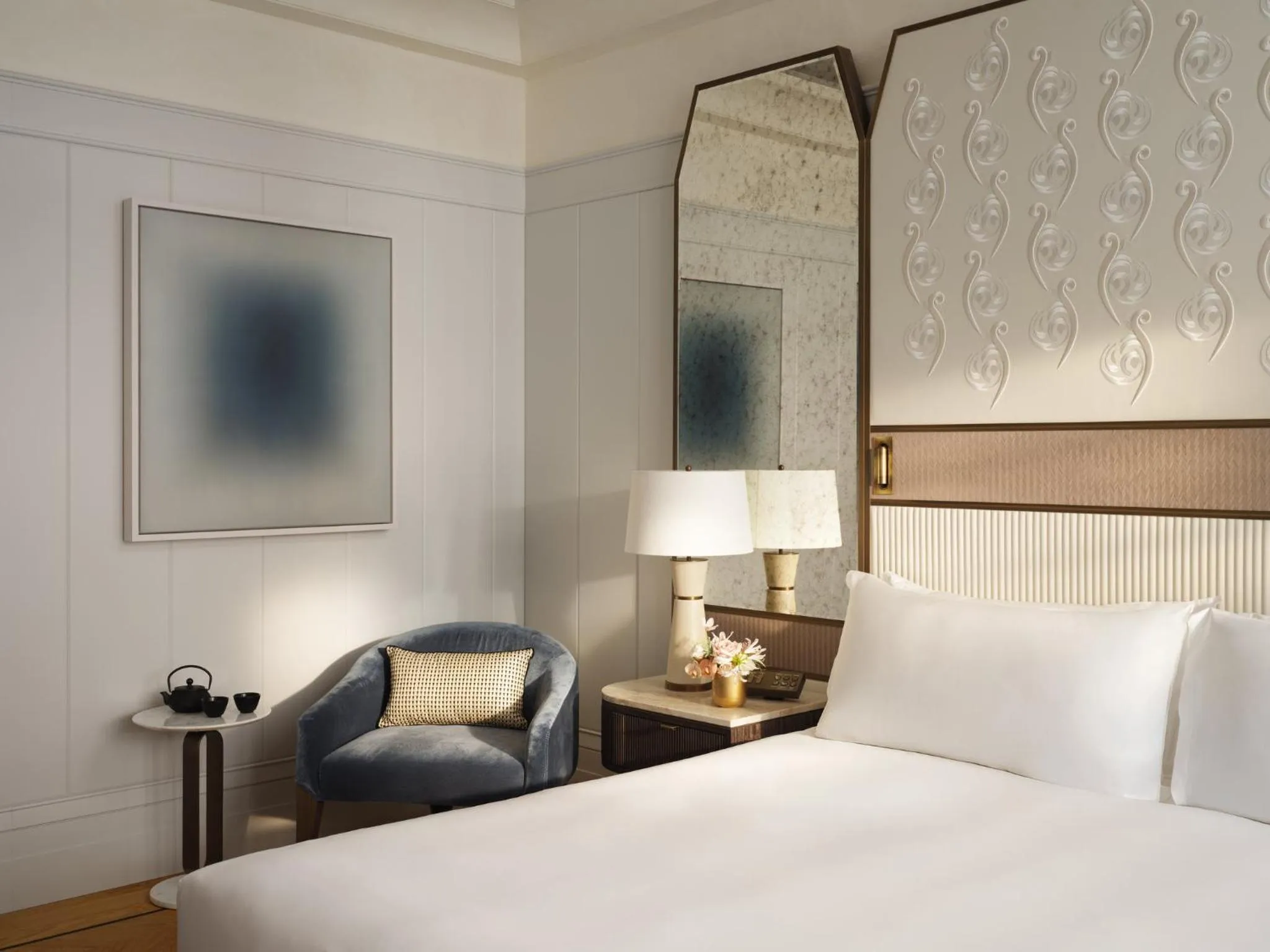 Photo of the whole room, Bed in Mandarin Oriental, Vienna