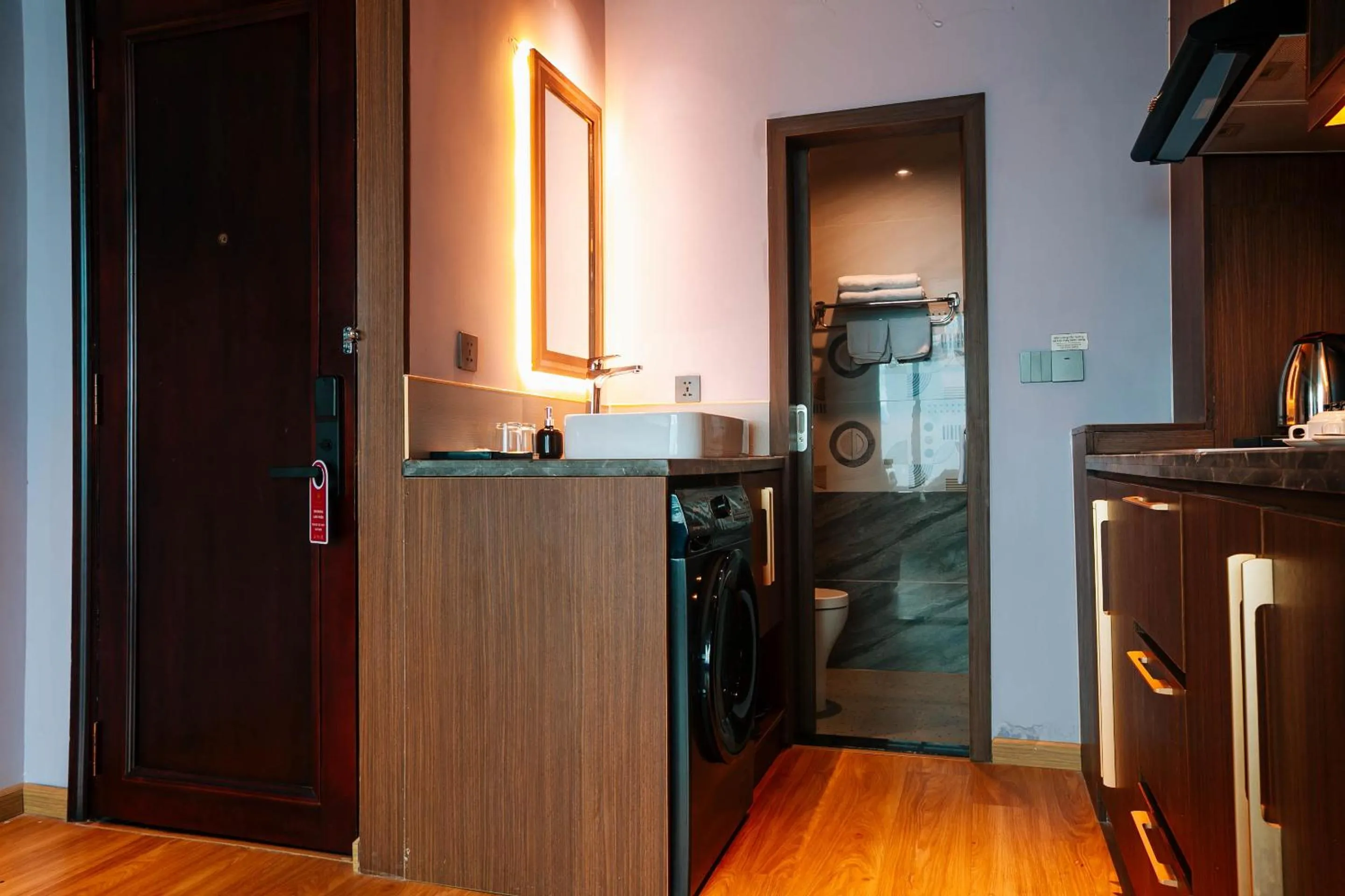 Kitchen or kitchenette in Elite Luxury Hotel by Elite24