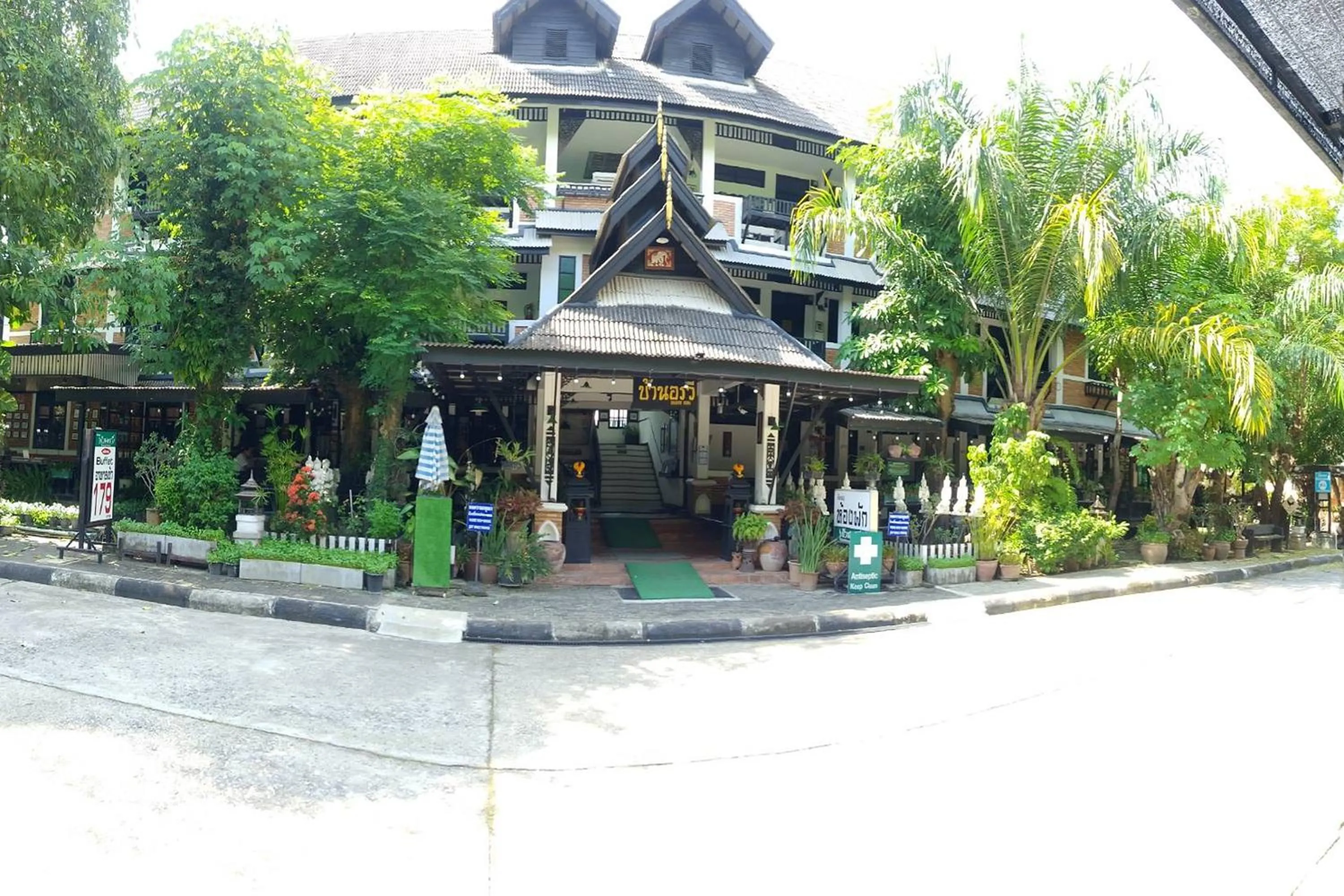 Property building in Baan Orawee Boutique Hotel