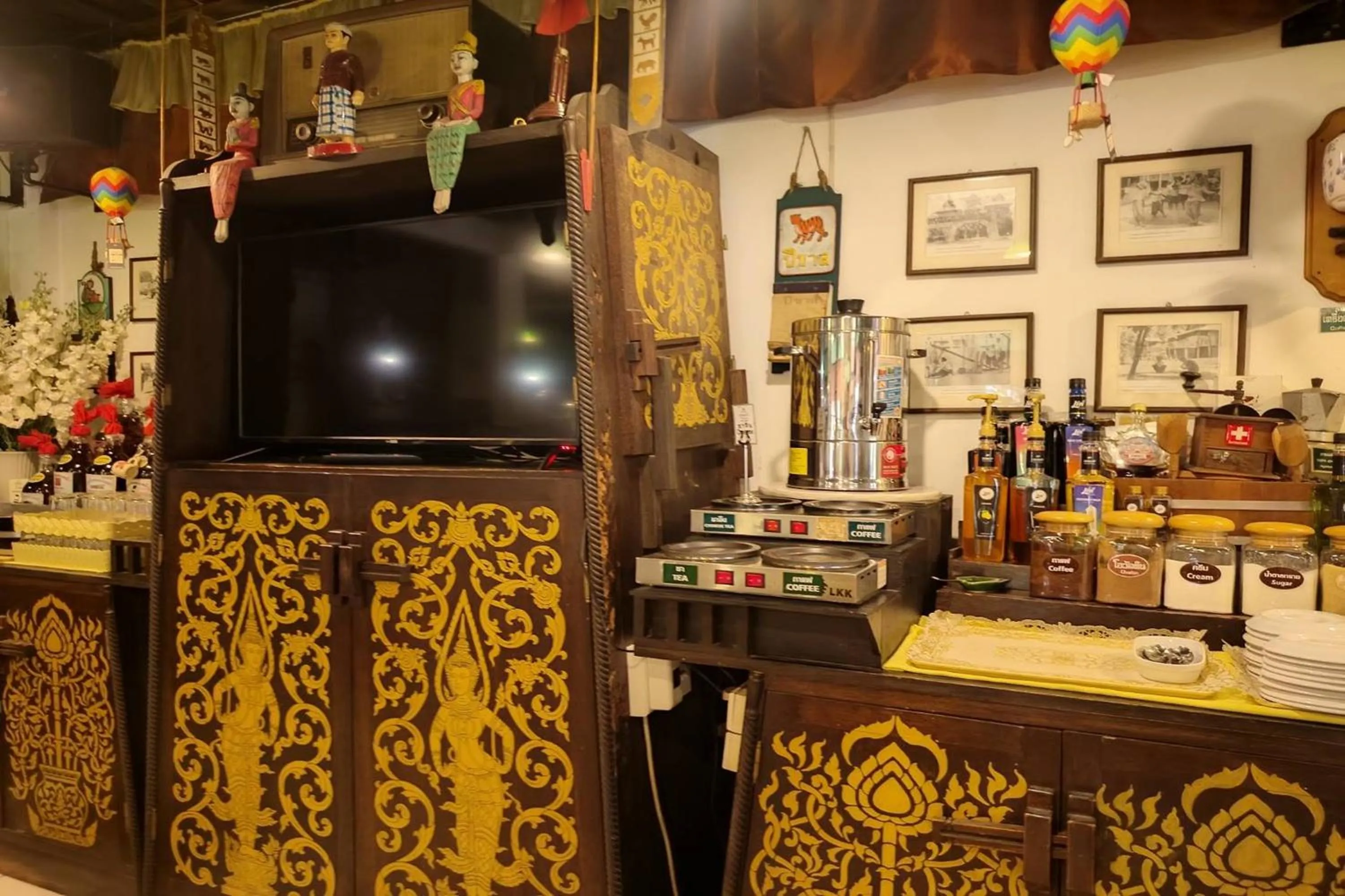 Restaurant/places to eat in Baan Orawee Boutique Hotel