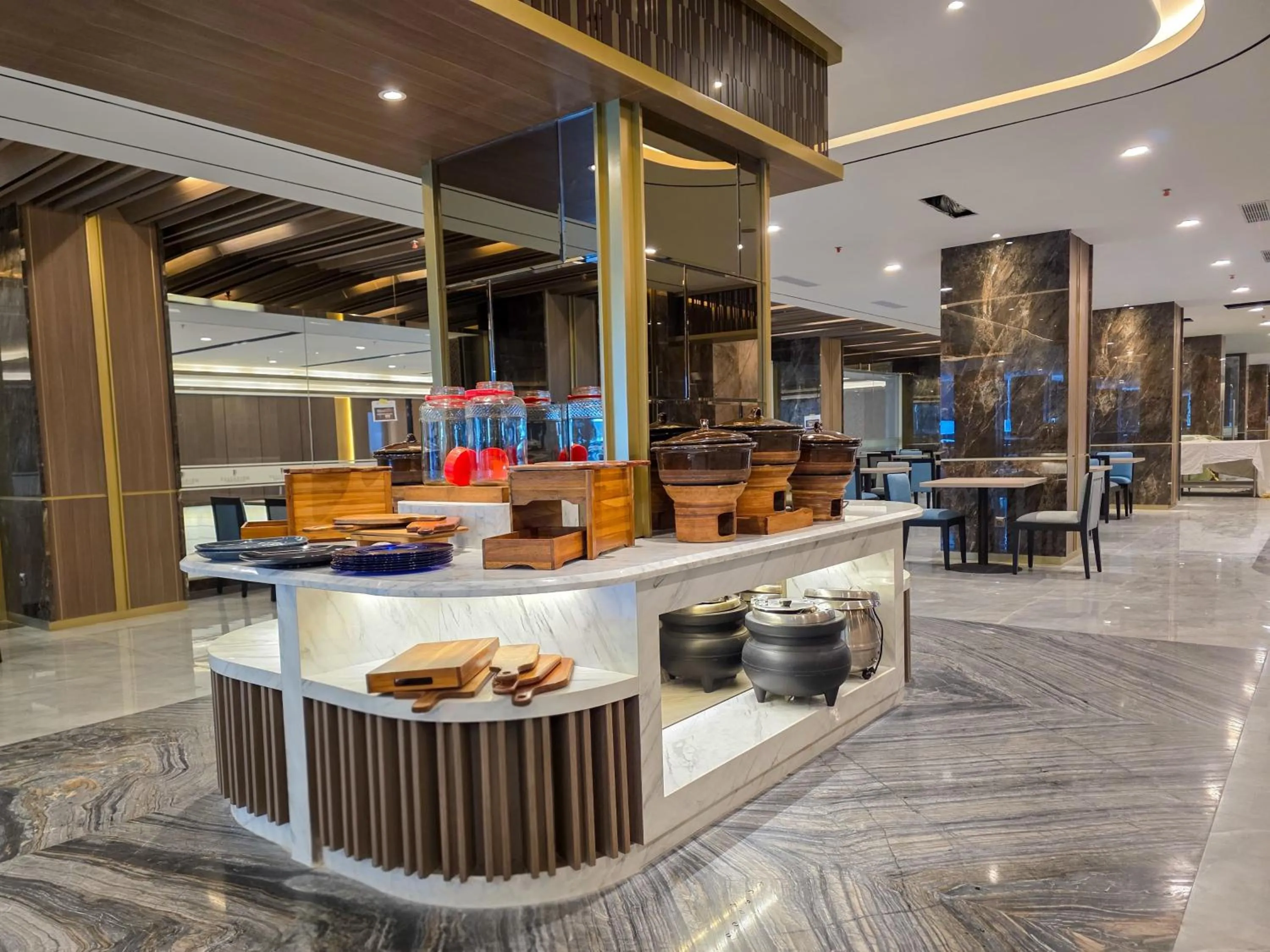 Restaurant/places to eat in The Grand Platinum Jakarta