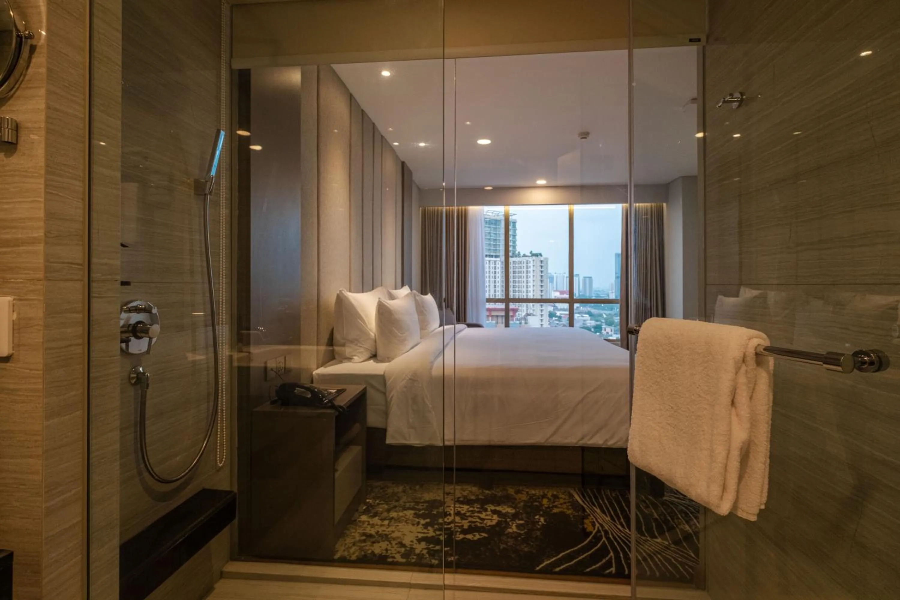 Bathroom, Bed in The Grand Platinum Jakarta