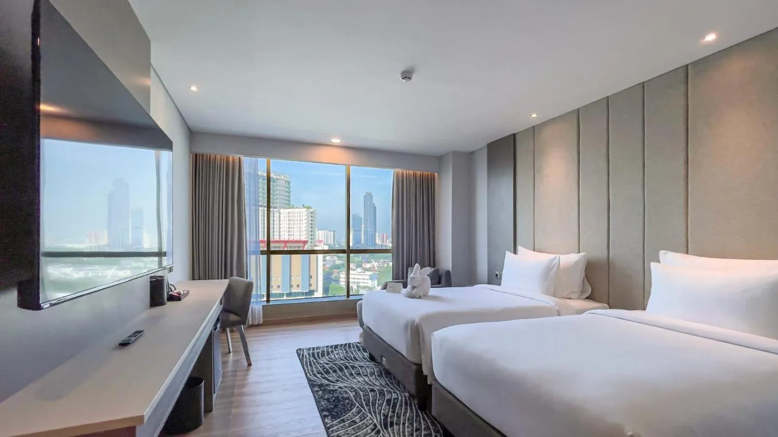 Bedroom, Bed in The Grand Platinum Jakarta