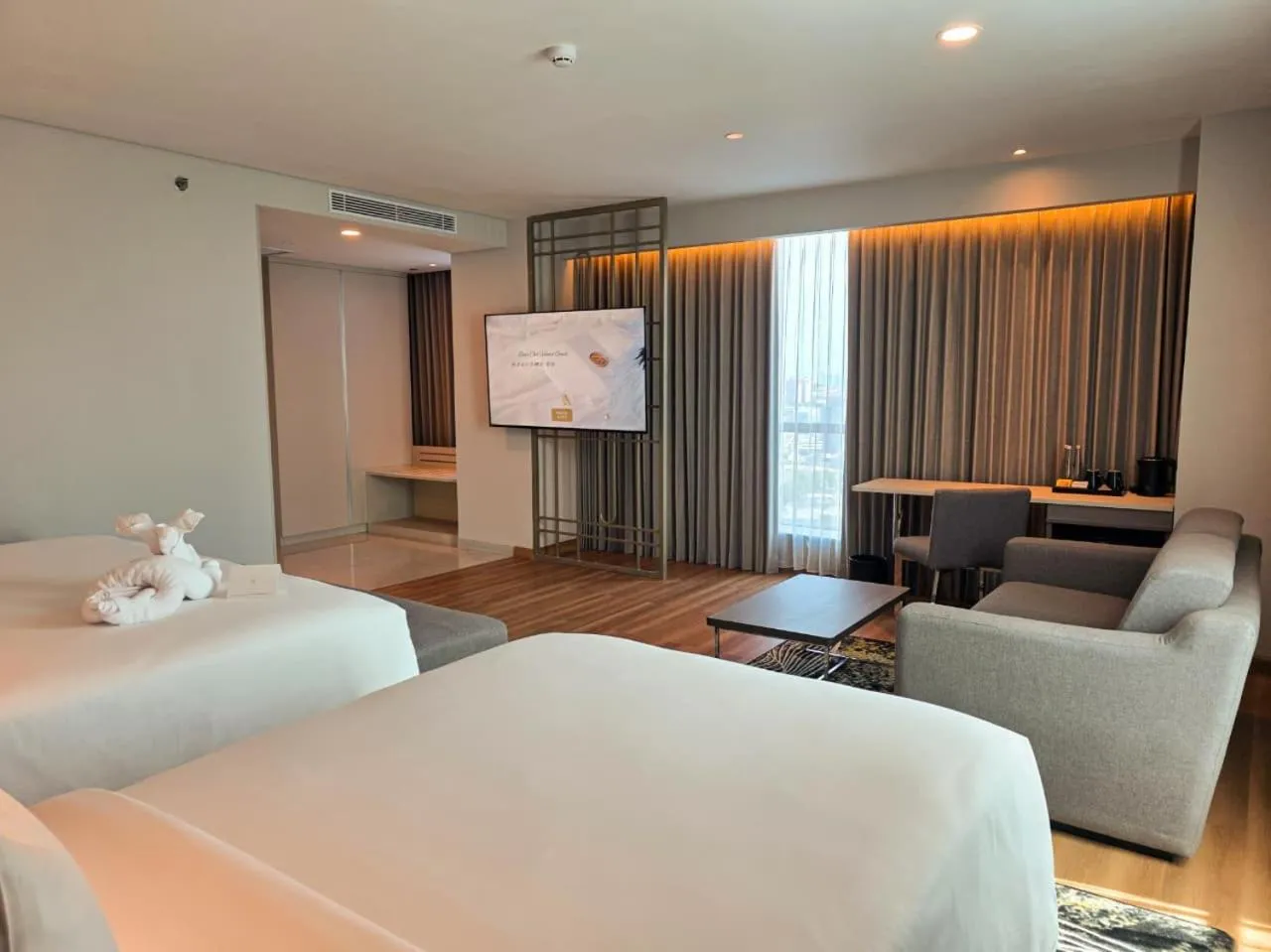 Bedroom, Bed in The Grand Platinum Jakarta