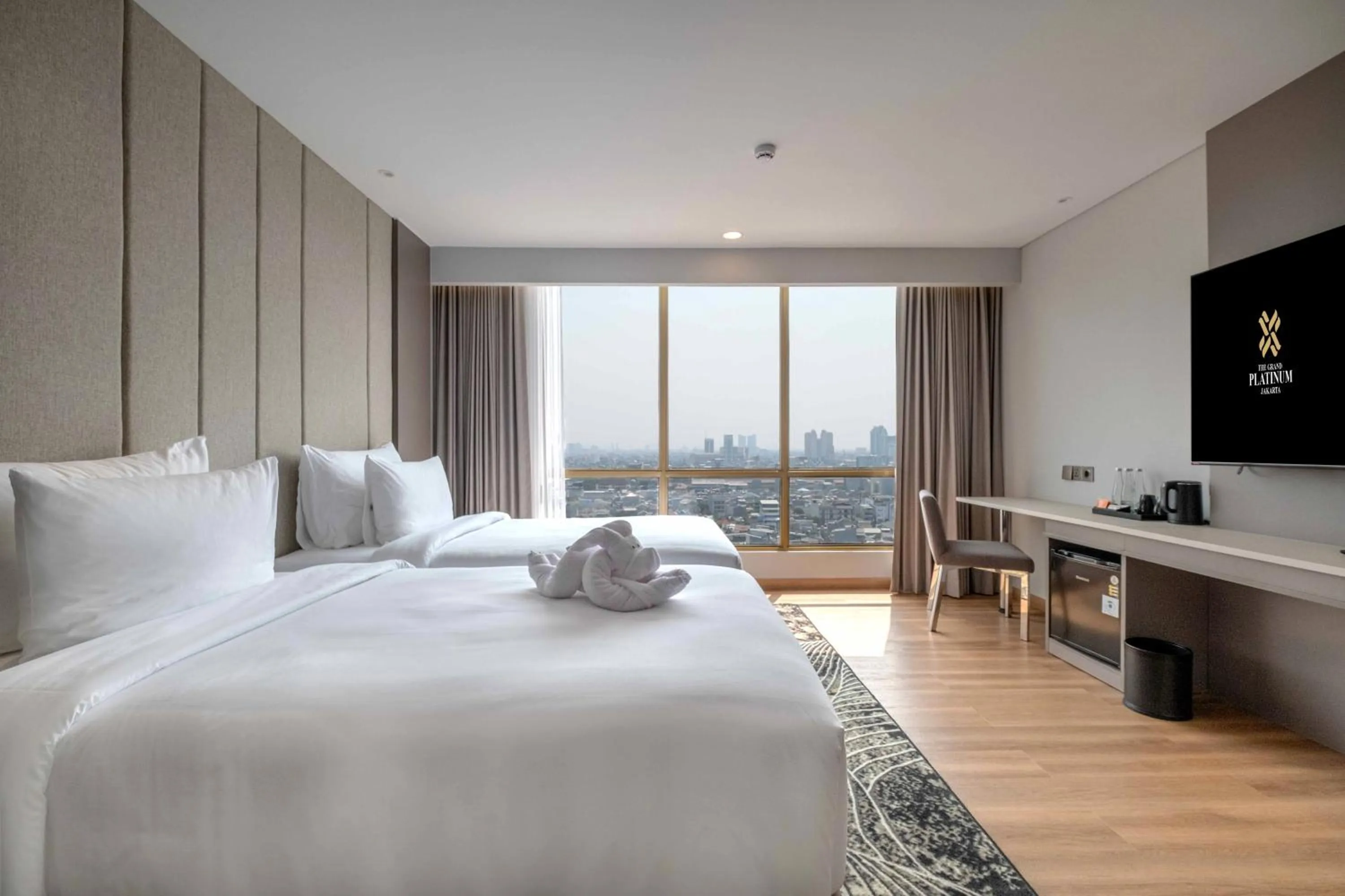 TV and multimedia, Bed in The Grand Platinum Jakarta
