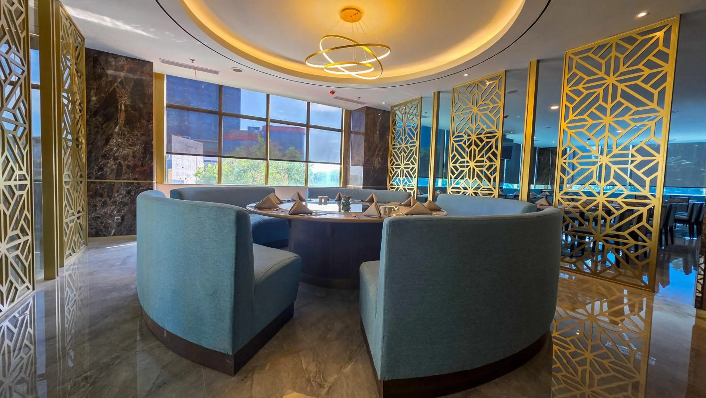 Restaurant/places to eat in The Grand Platinum Jakarta