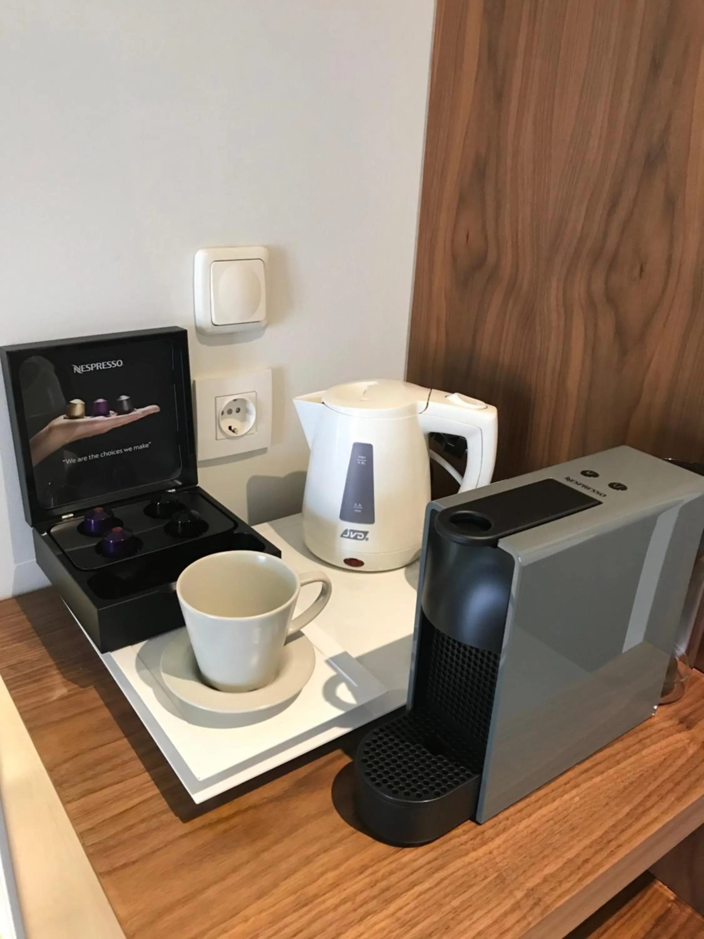 Coffee/tea facilities in Electra Hotel