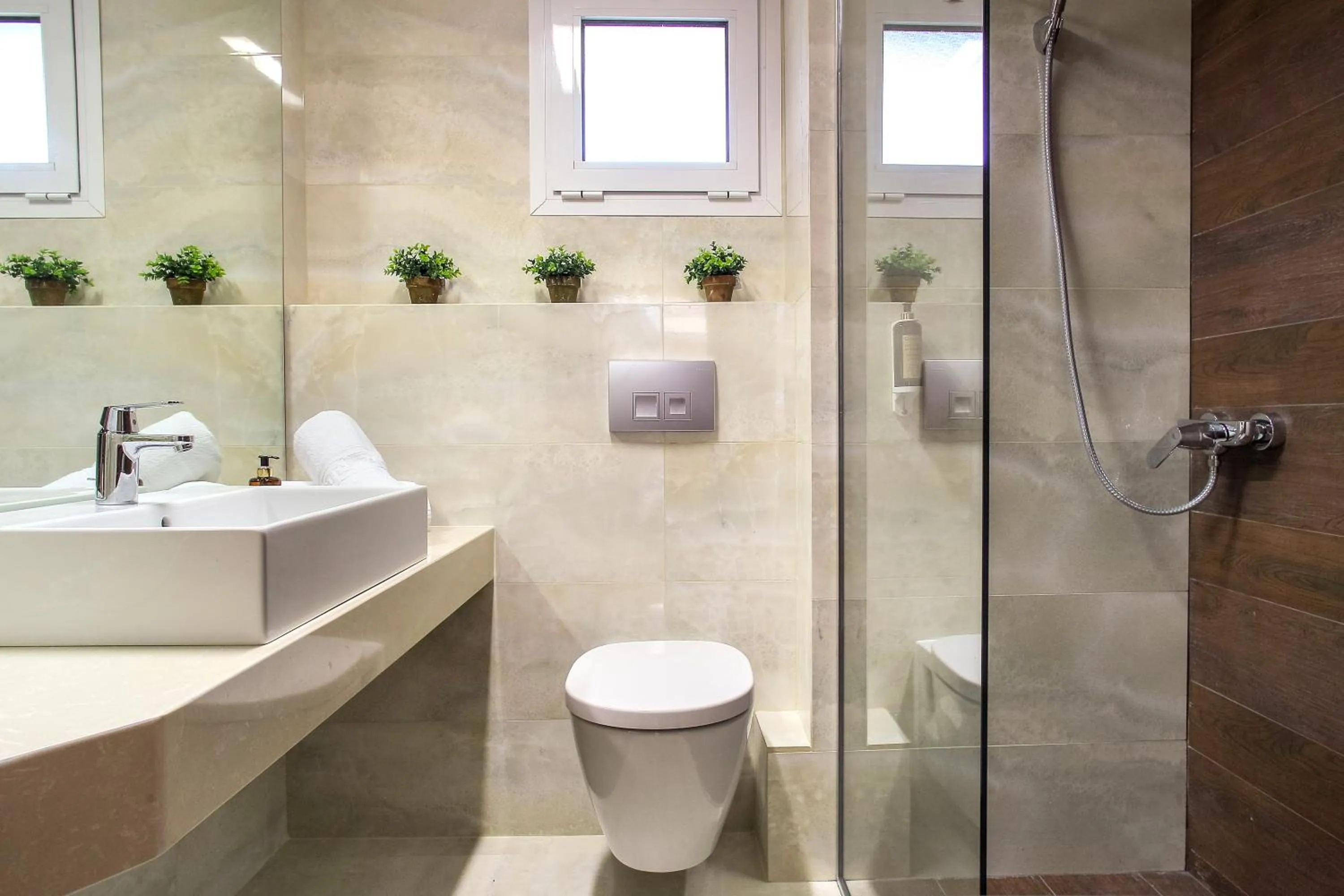 Bathroom in Electra Hotel