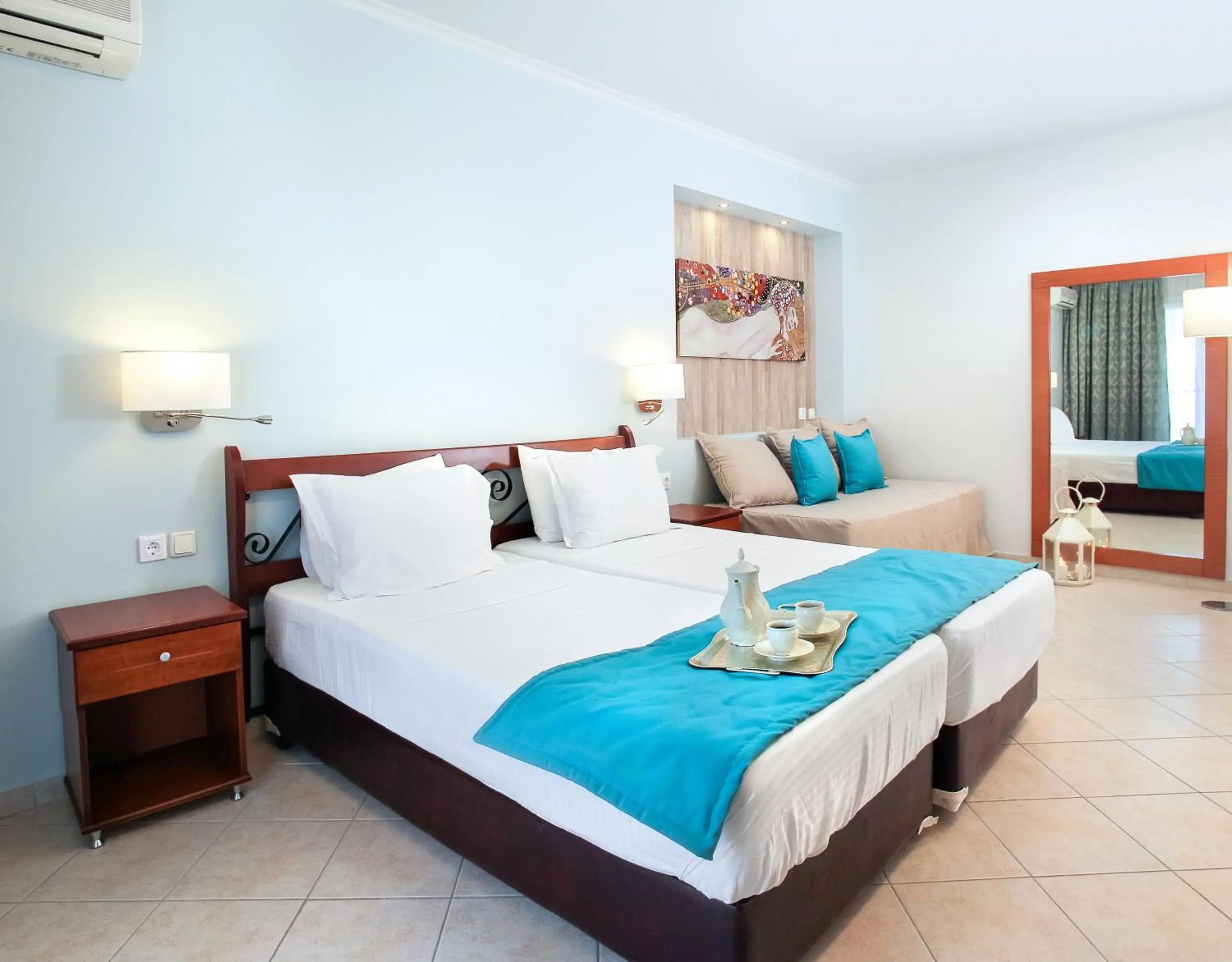 Standard Triple Room in Electra Hotel Standard Triple Room in Electra Hotel