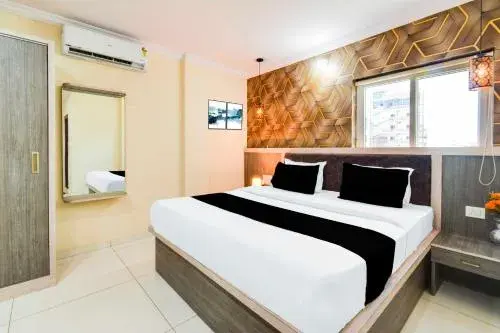 Classic Triple Room - single occupancy in Townhouse Oak Shamshabad Paradise Classic Triple Room - single occupancy in Townhouse Oak Shamshabad Paradise