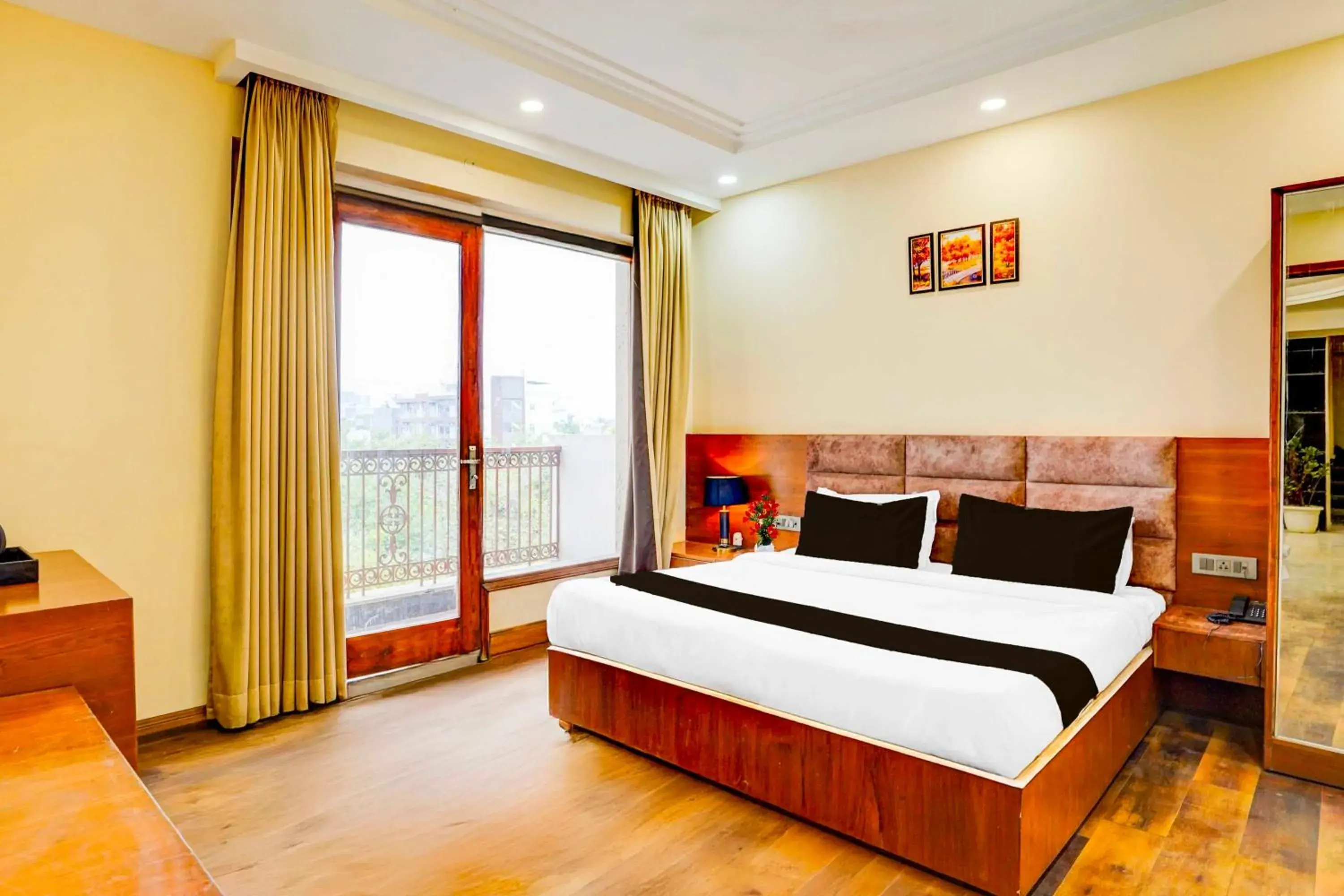 Townhouse Oak Sector 47 Near Medanta Townhouse Oak Sector 47 Near Medanta