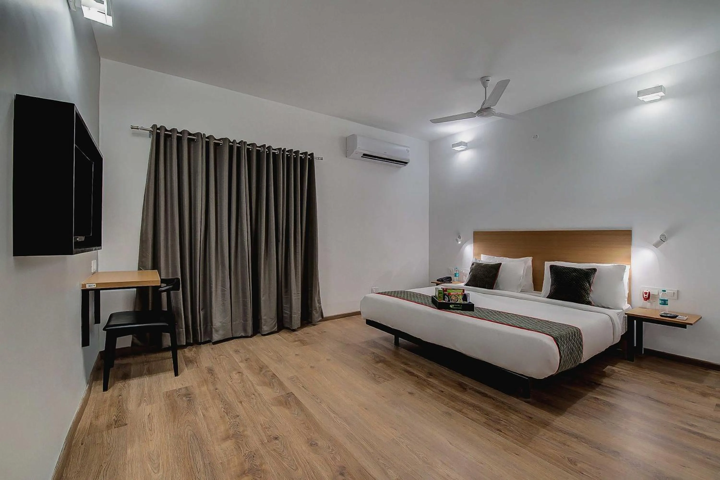 Bedroom, Bed in Collection O Tynampet Metro Station