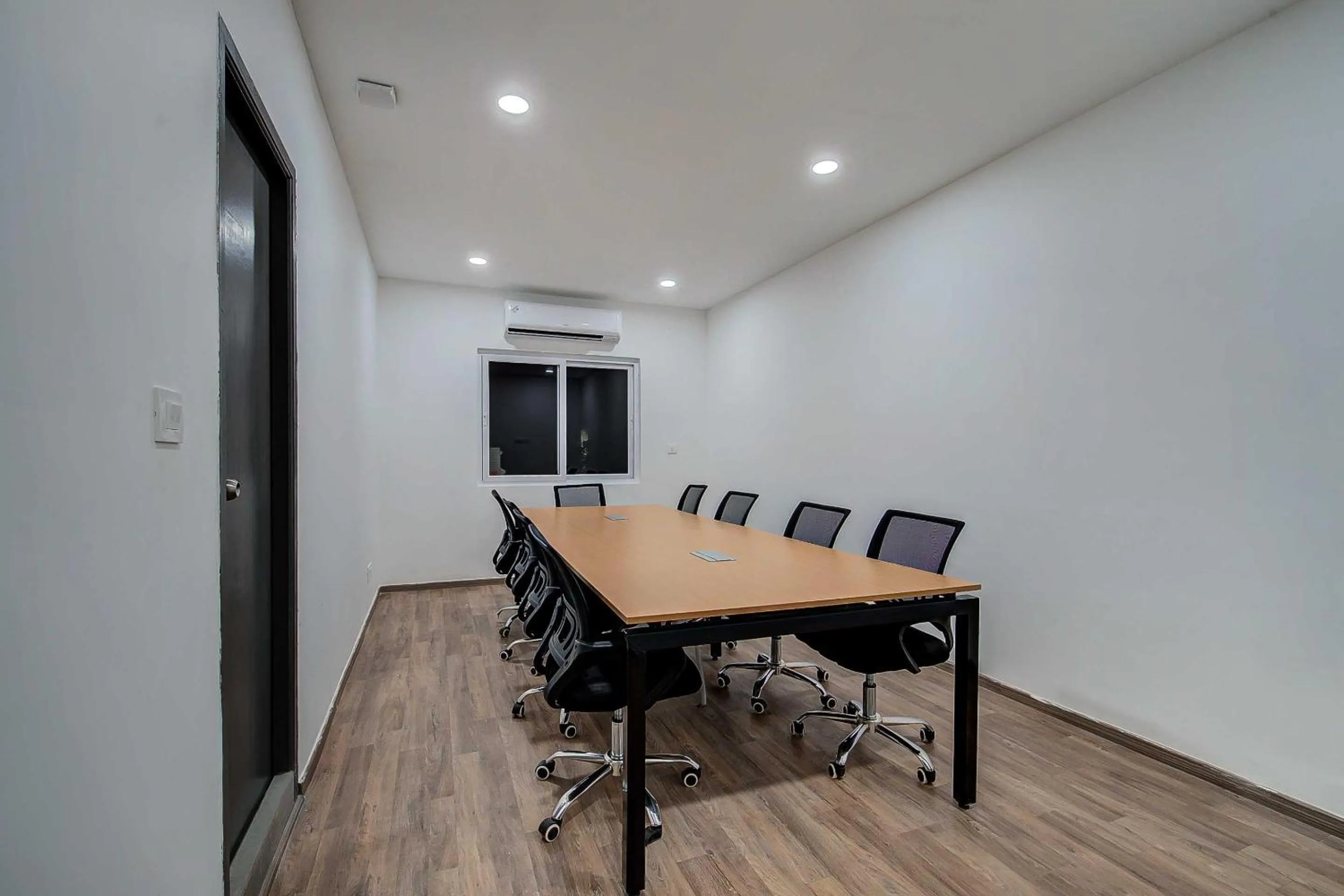 Lobby or reception in Collection O Tynampet Metro Station