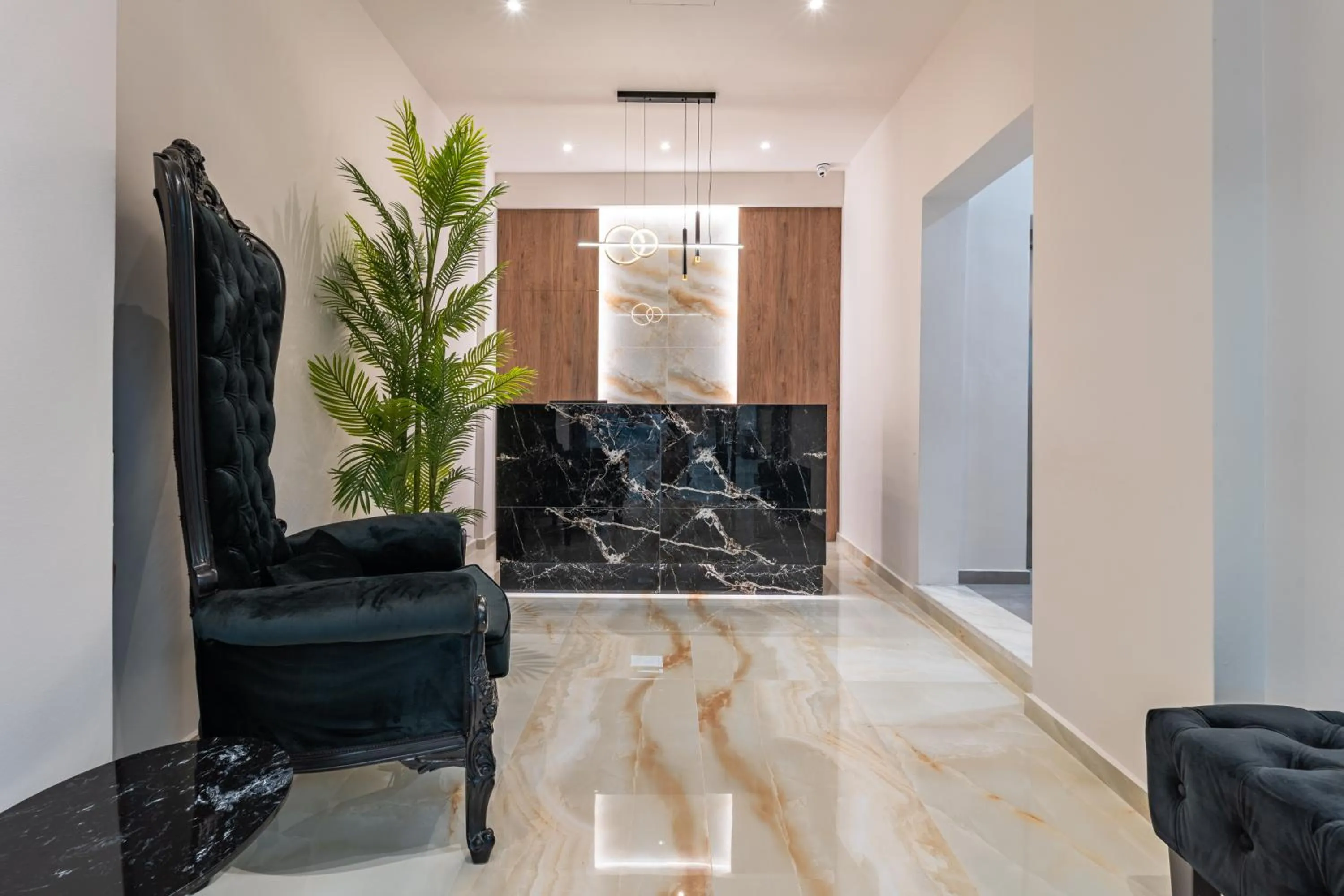 Facade/entrance in Philia Center Suites