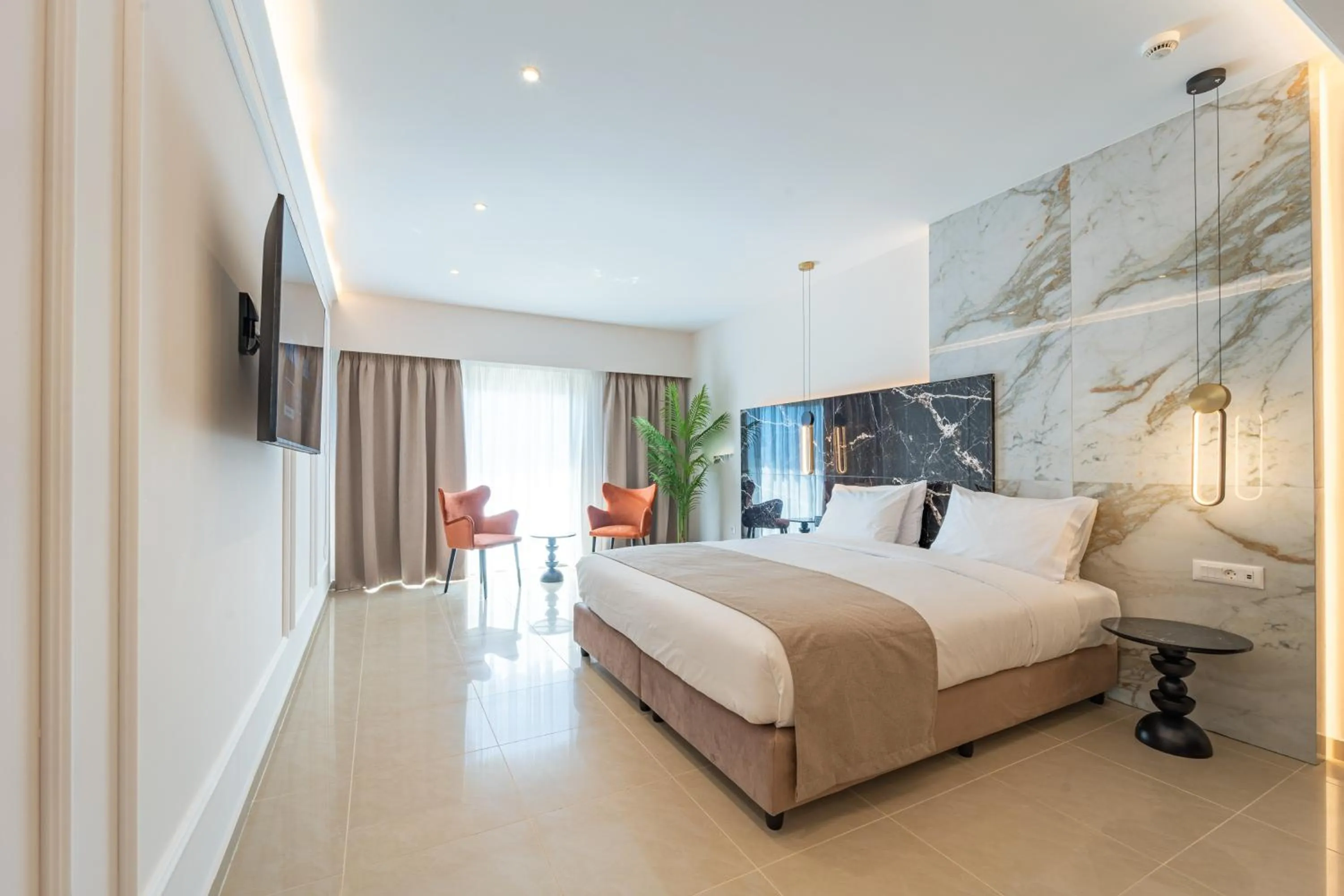 Photo of the whole room, Bed in Philia Center Suites