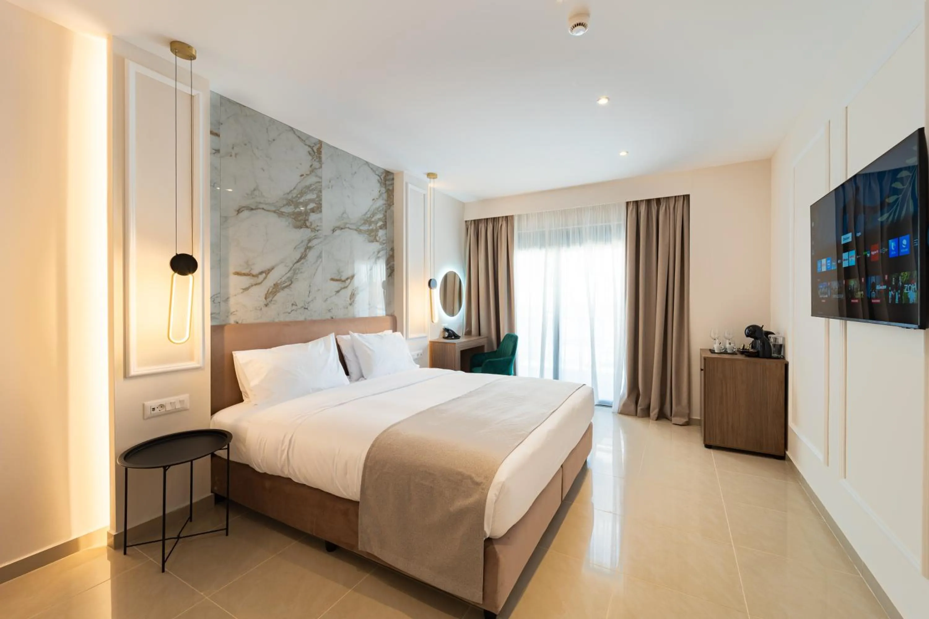 Photo of the whole room, Bed in Philia Center Suites