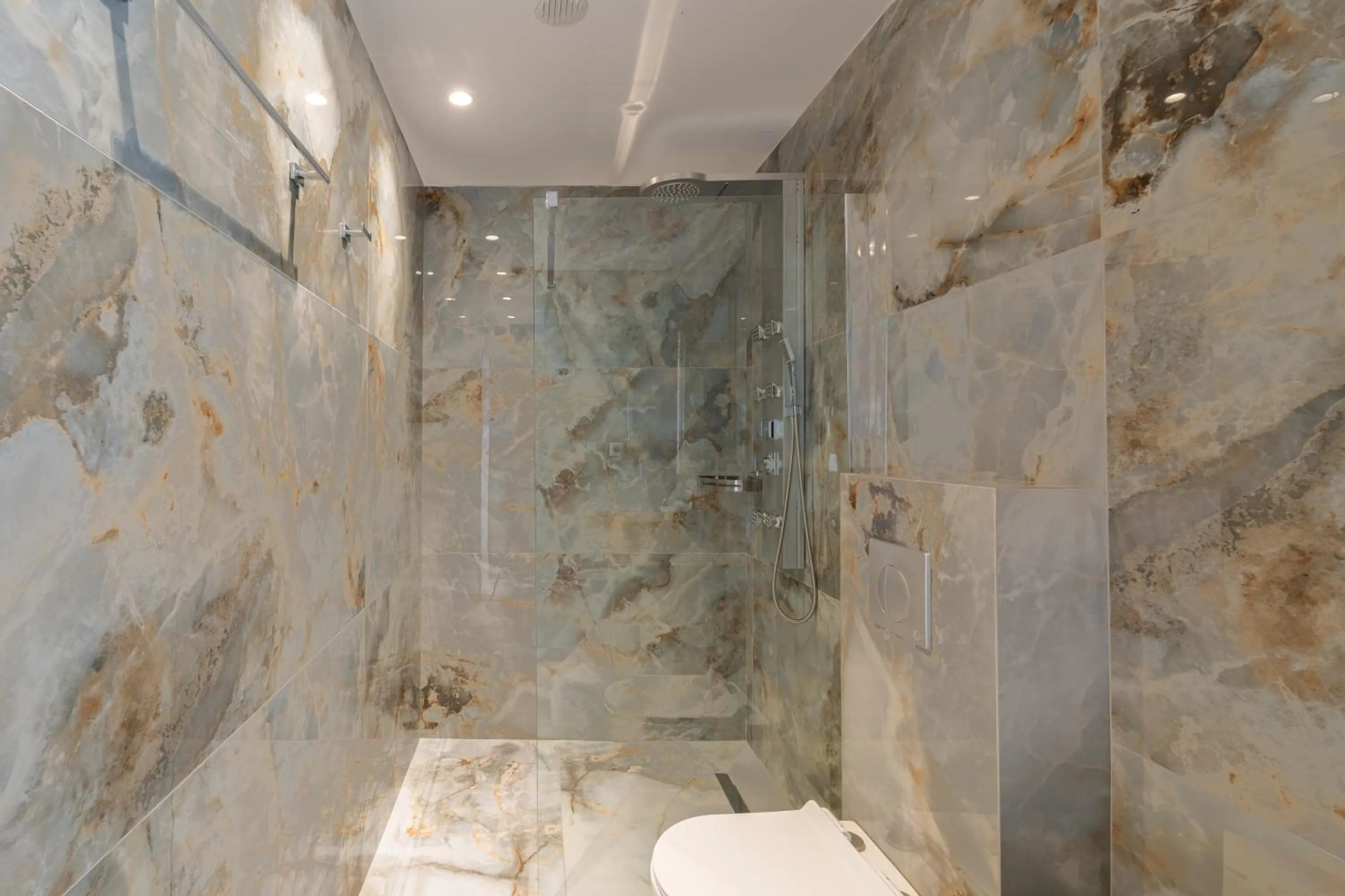 Shower in Philia Center Suites