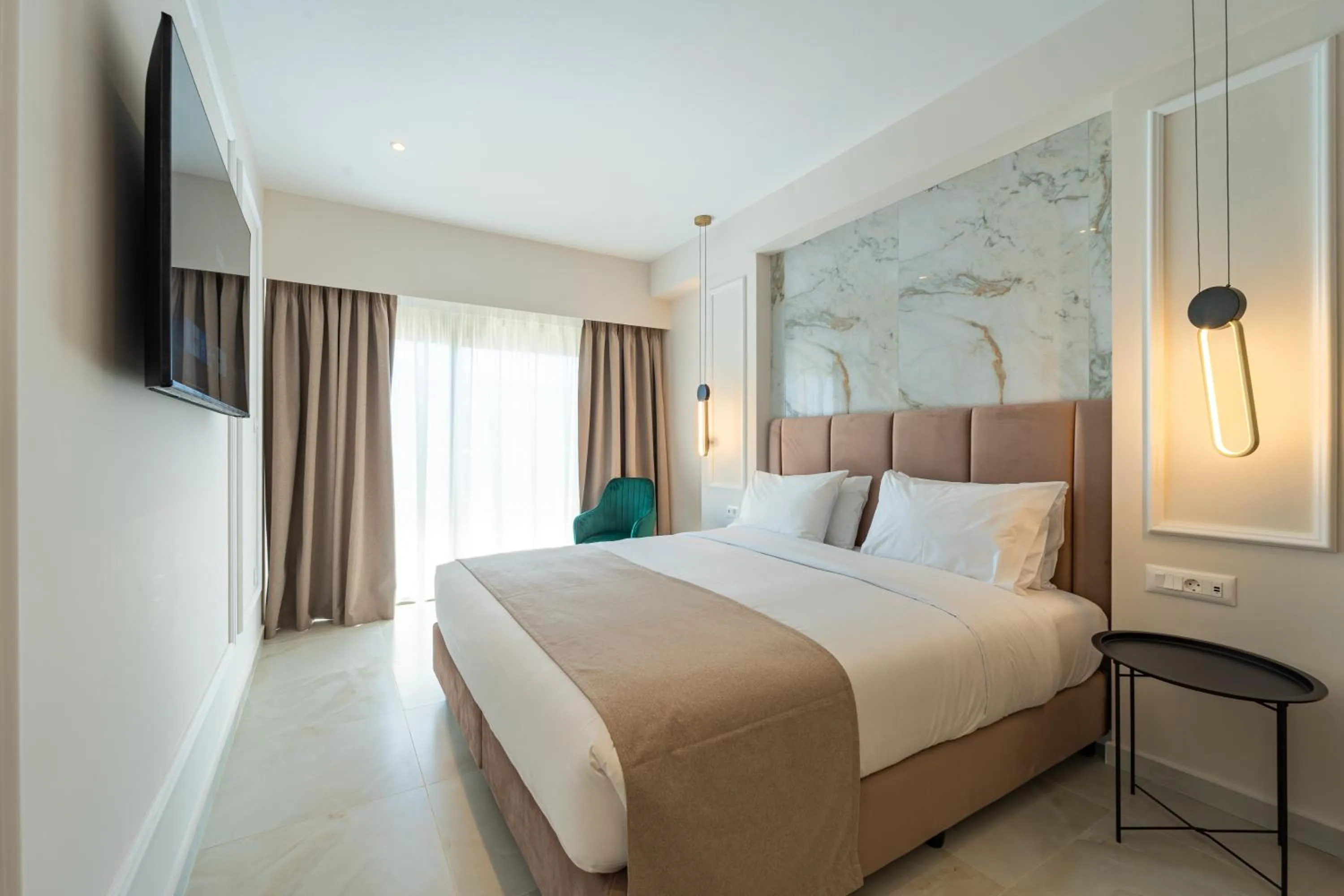 Photo of the whole room, Bed in Philia Center Suites