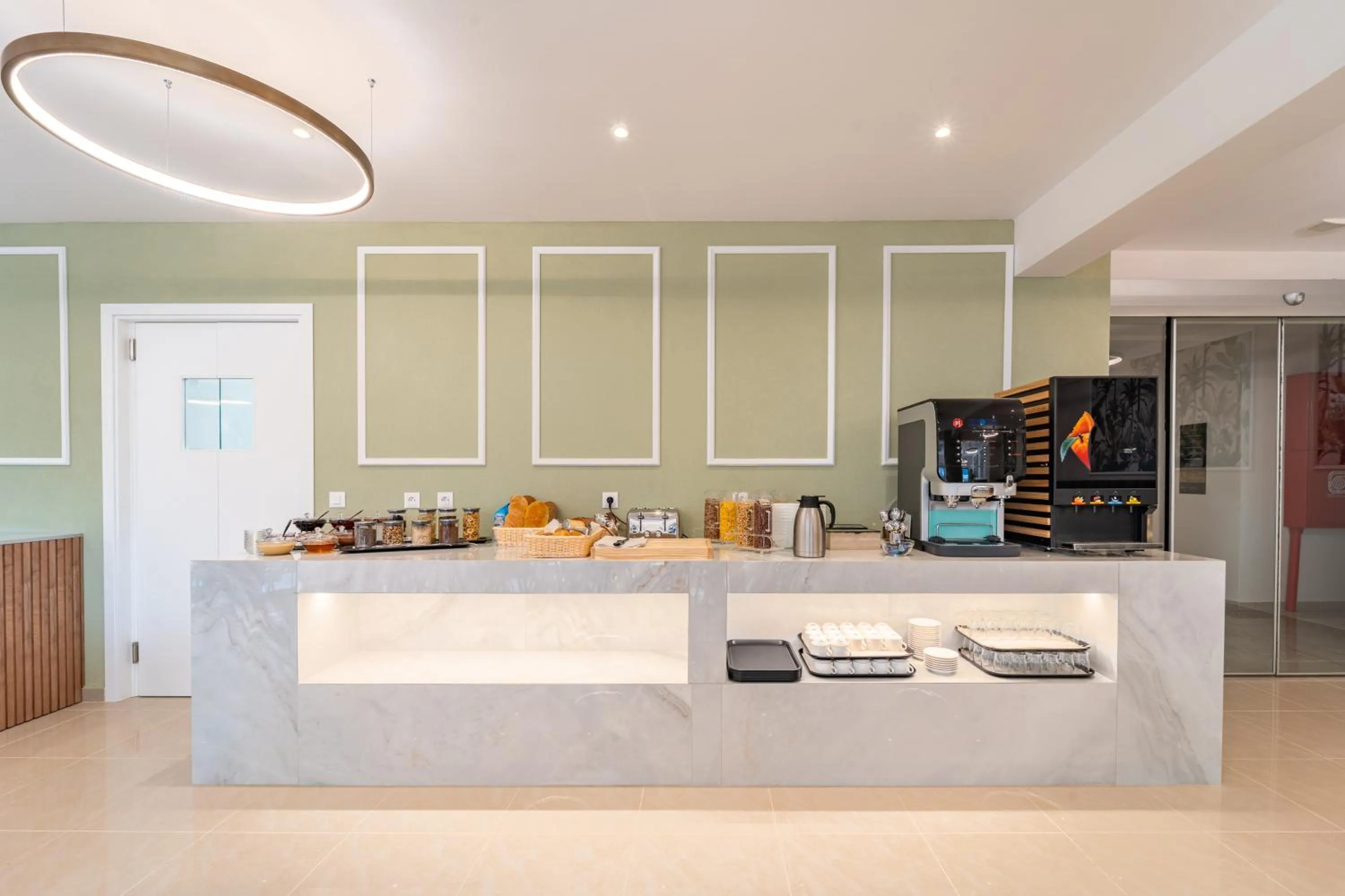 Breakfast in Philia Center Suites