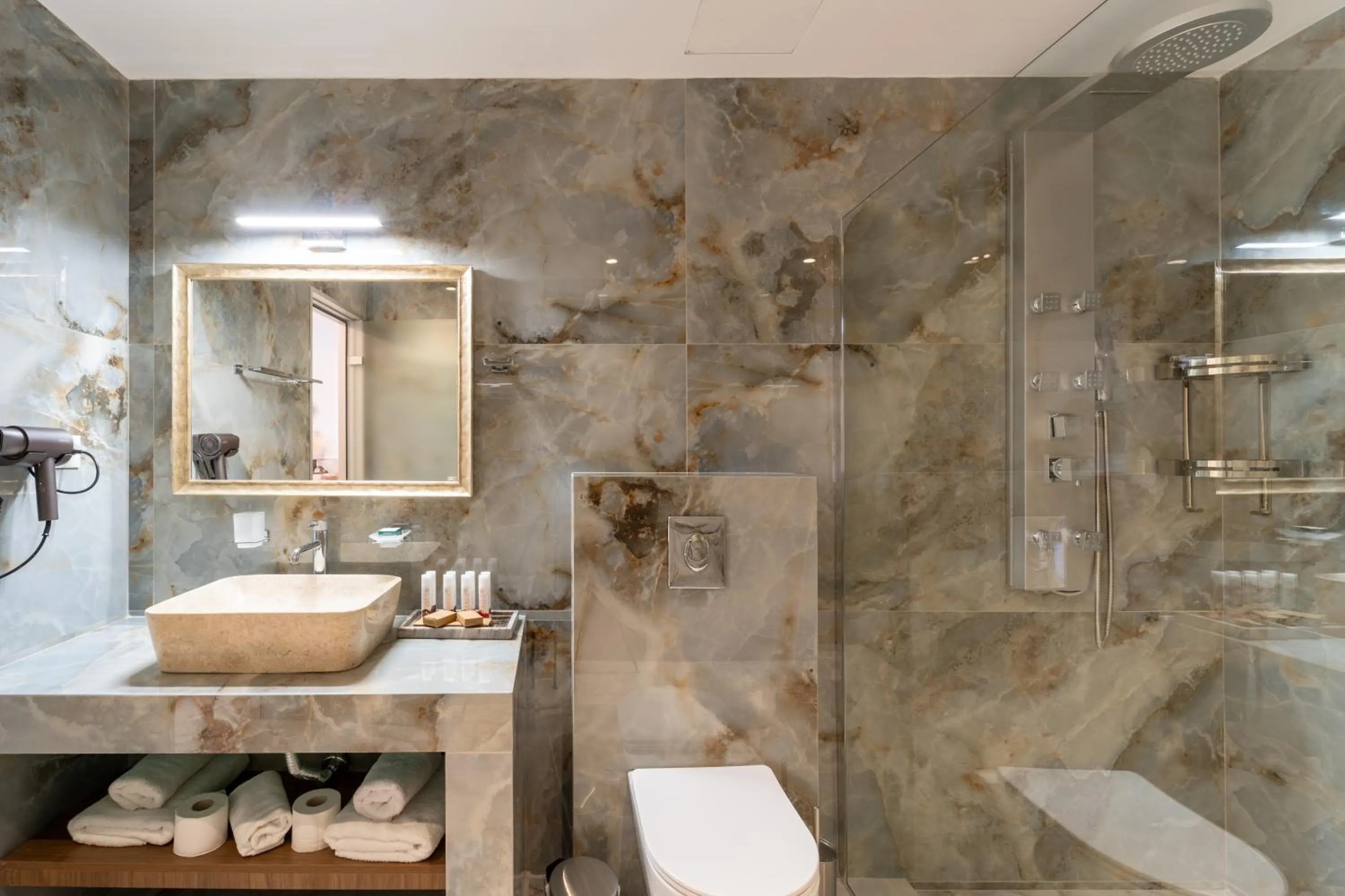 Shower in Philia Center Suites