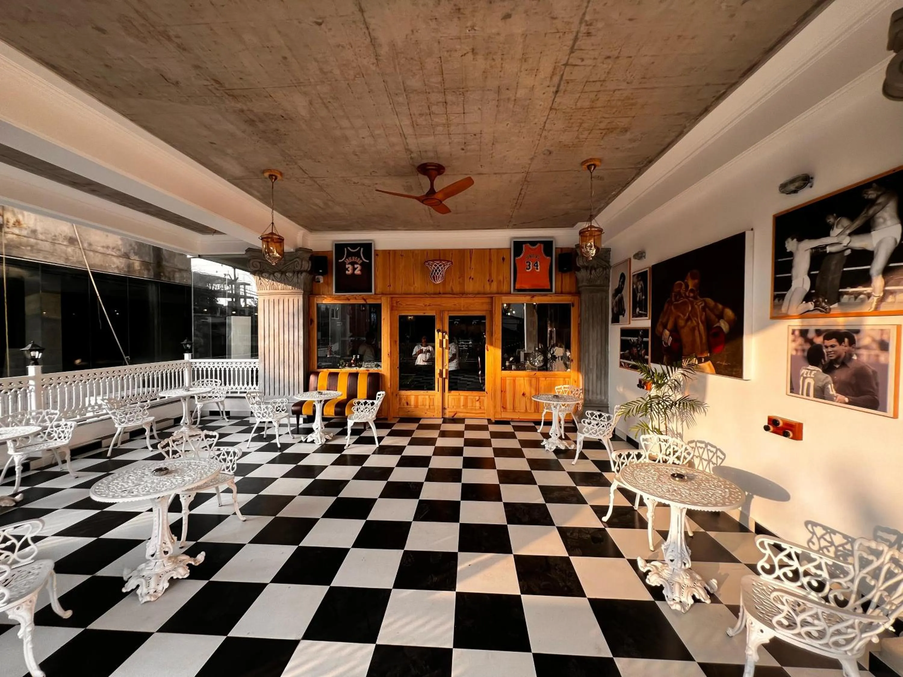 Restaurant/places to eat in 22 Heights