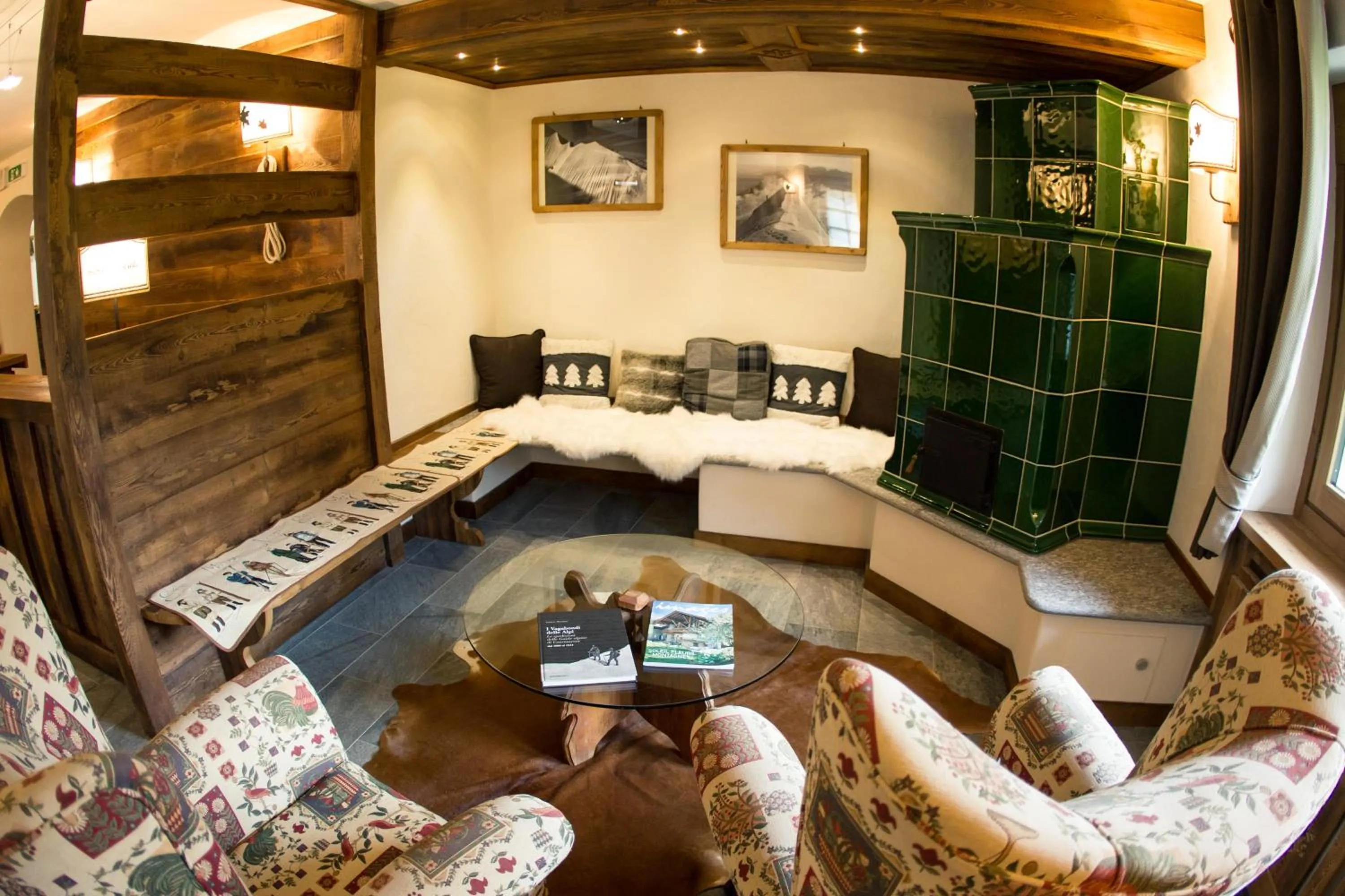 Lobby or reception in Hotel Les Montagnards