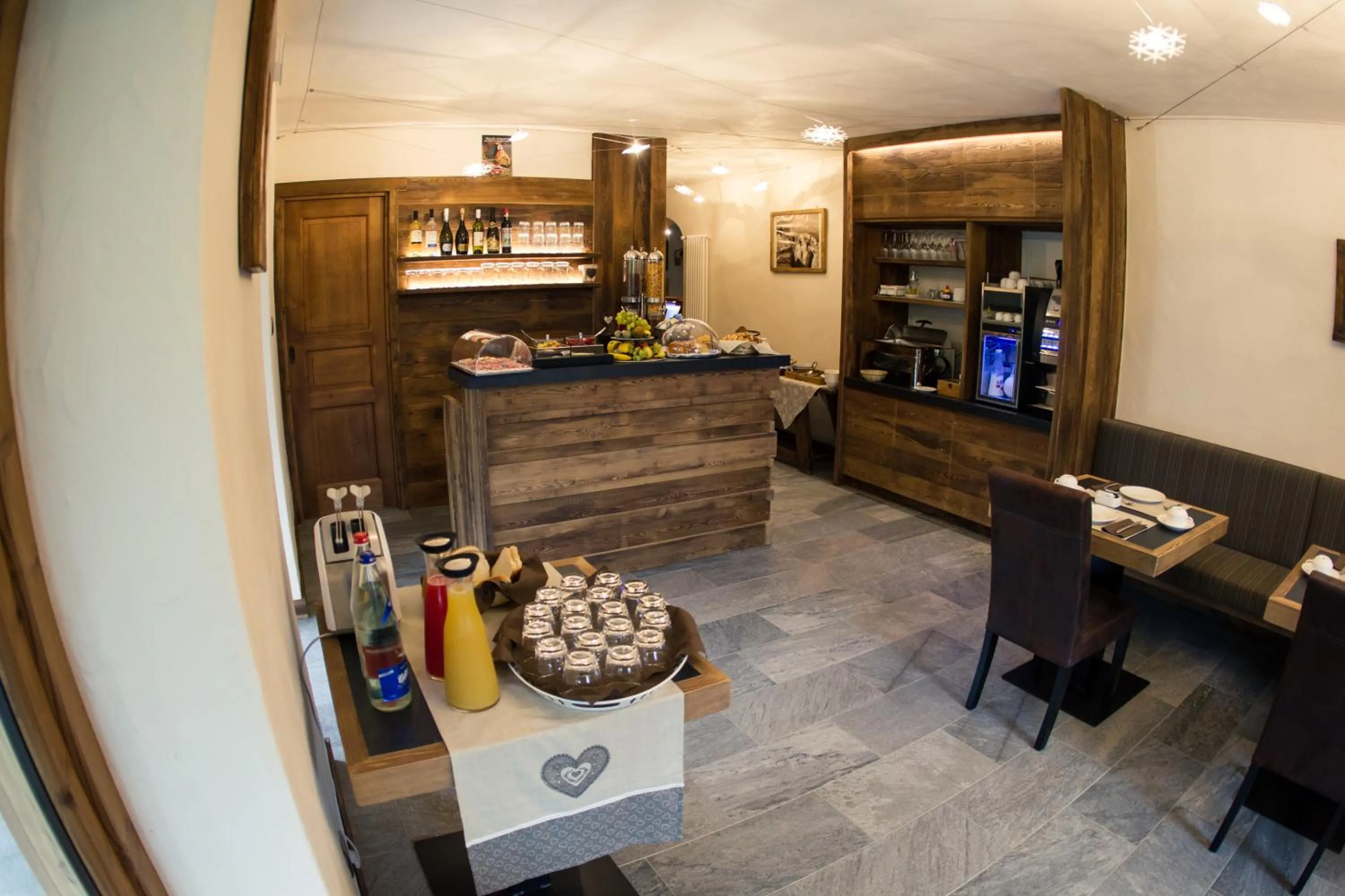 Restaurant/places to eat in Hotel Les Montagnards