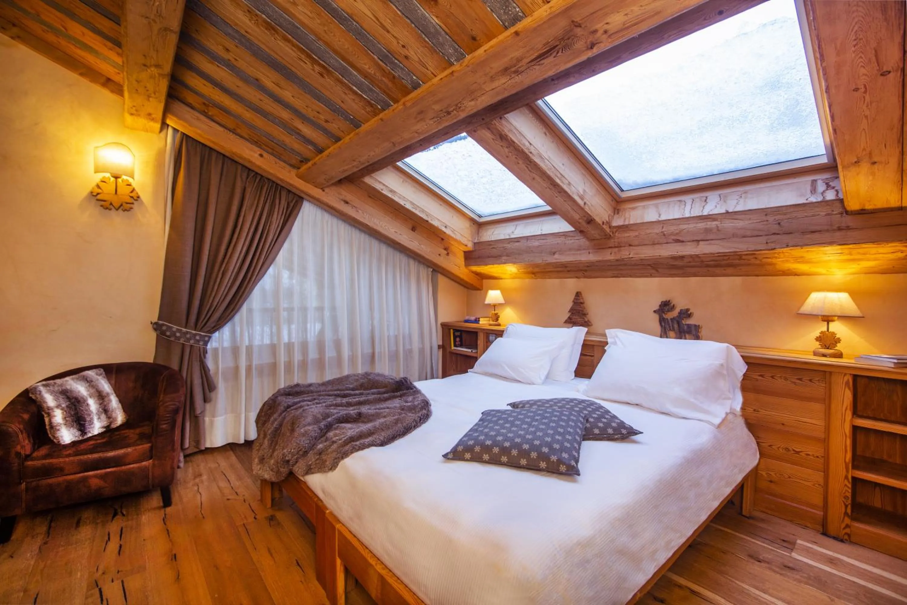 Bedroom, Bed in Hotel Les Montagnards