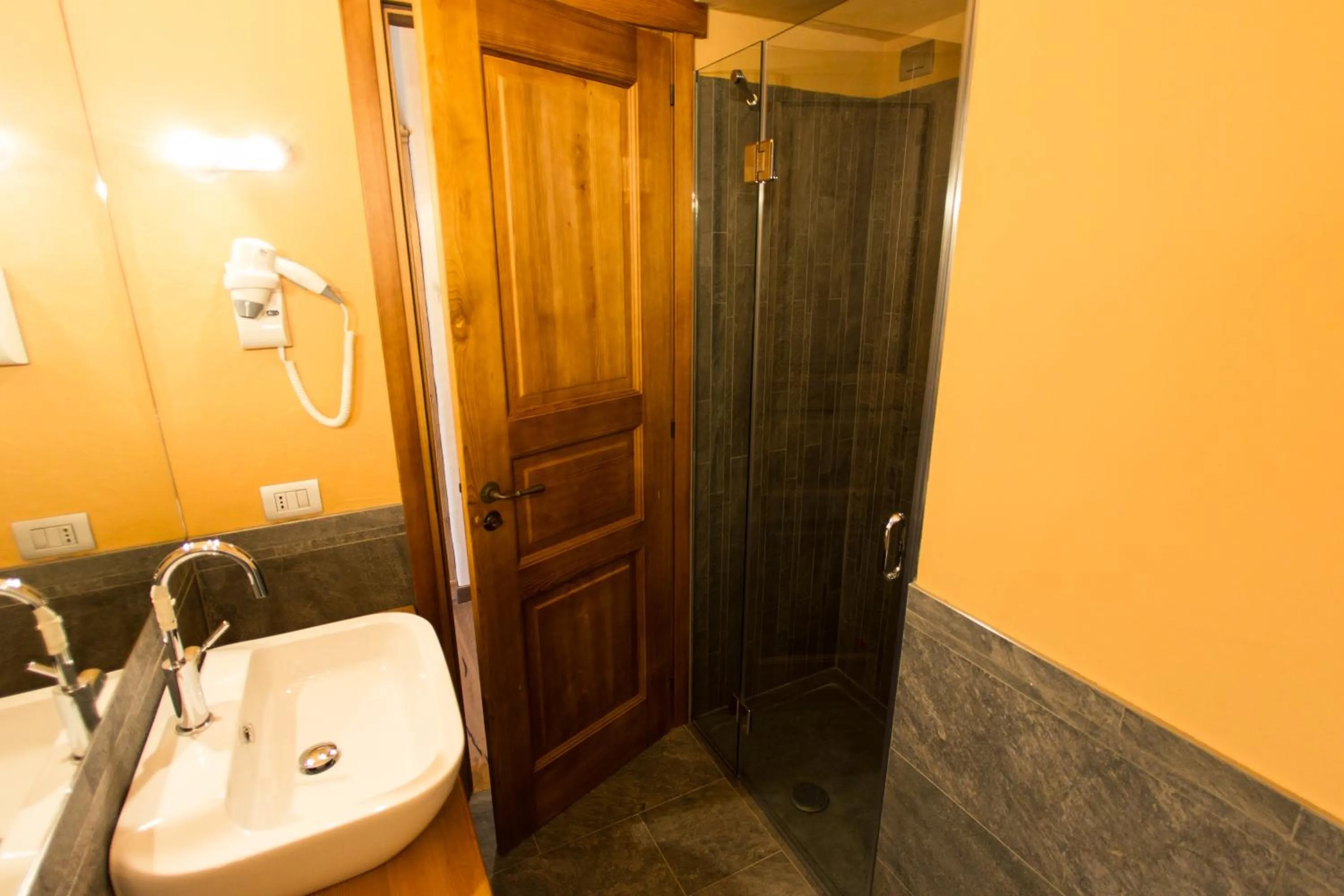 Bathroom in Hotel Les Montagnards