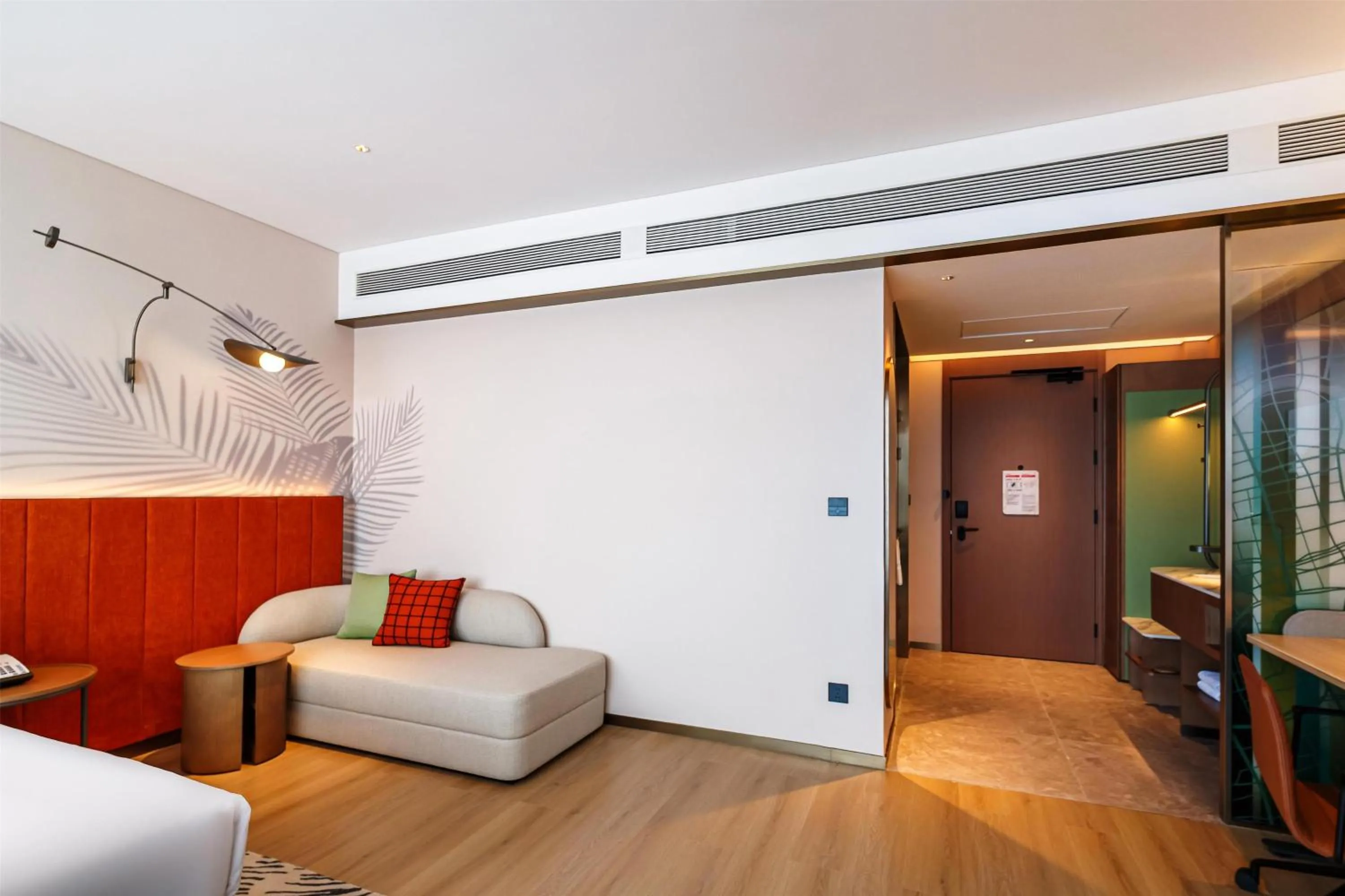 Photo of the whole room, Bed in Hilton Garden Inn Xinyang East Railway Station