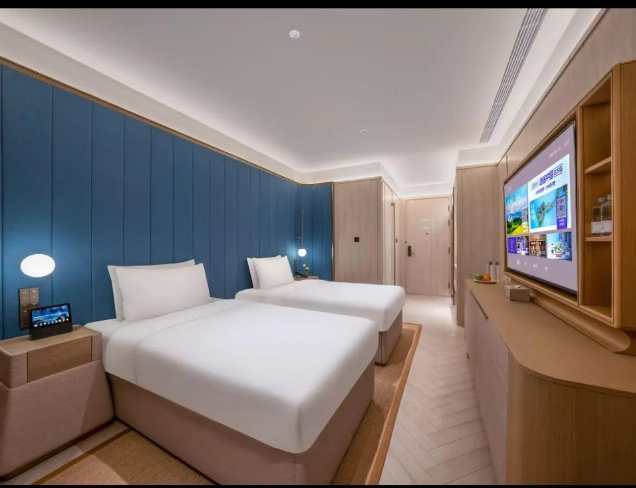 Photo of the whole room, Bed in Jingdong Headquarters Crystal Orange Hotel, Yizhuang, Beijing
