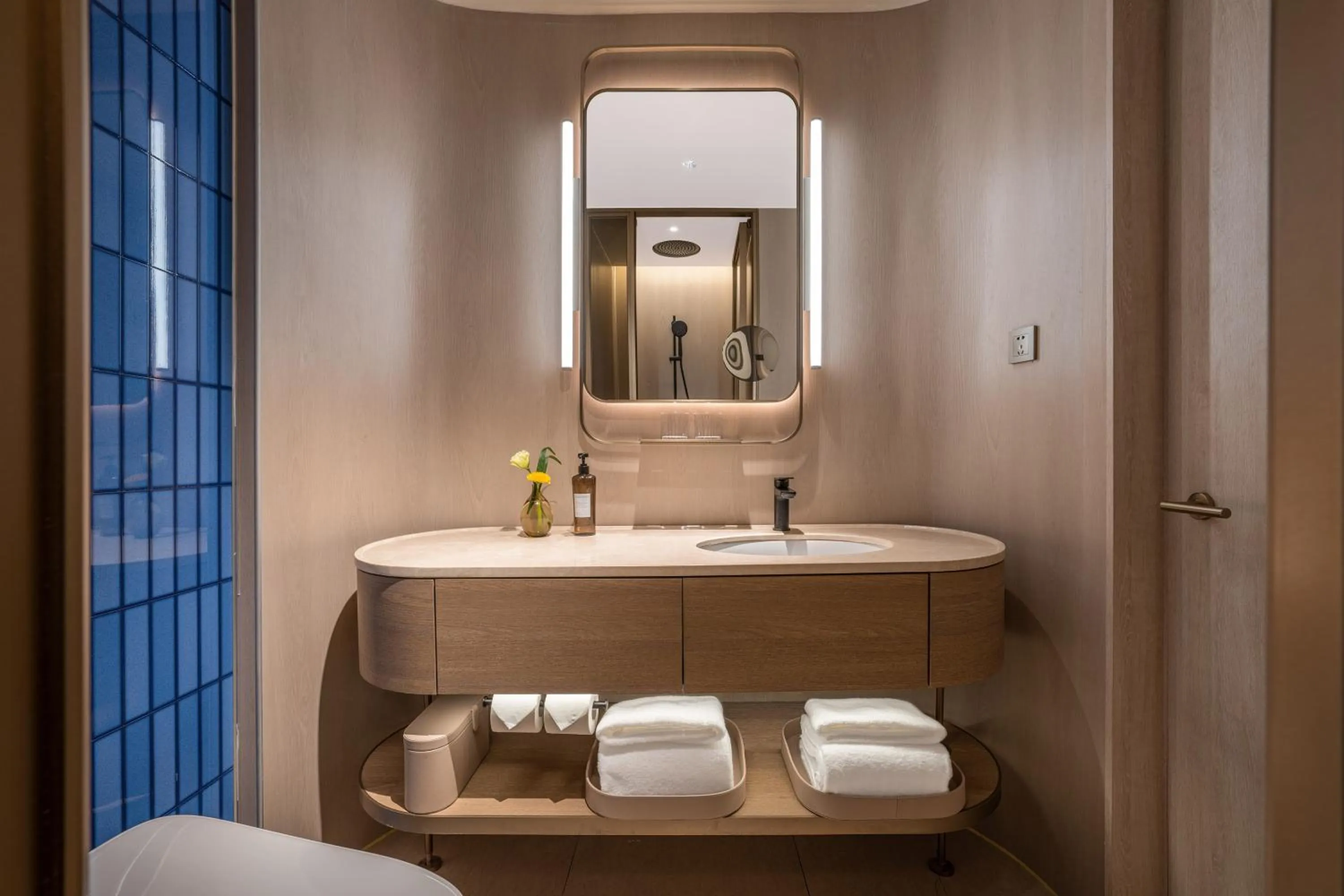 Toilet in Jingdong Headquarters Crystal Orange Hotel, Yizhuang, Beijing