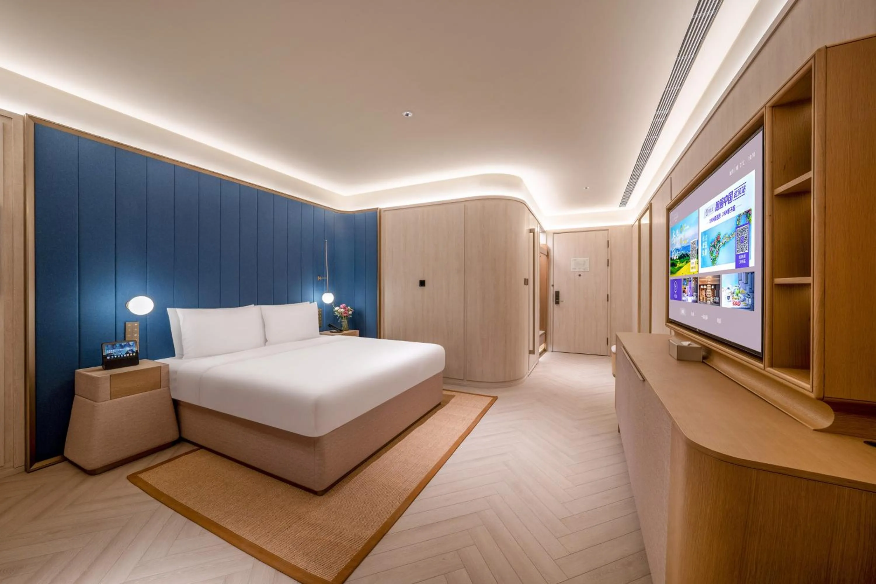 Bed in Jingdong Headquarters Crystal Orange Hotel, Yizhuang, Beijing